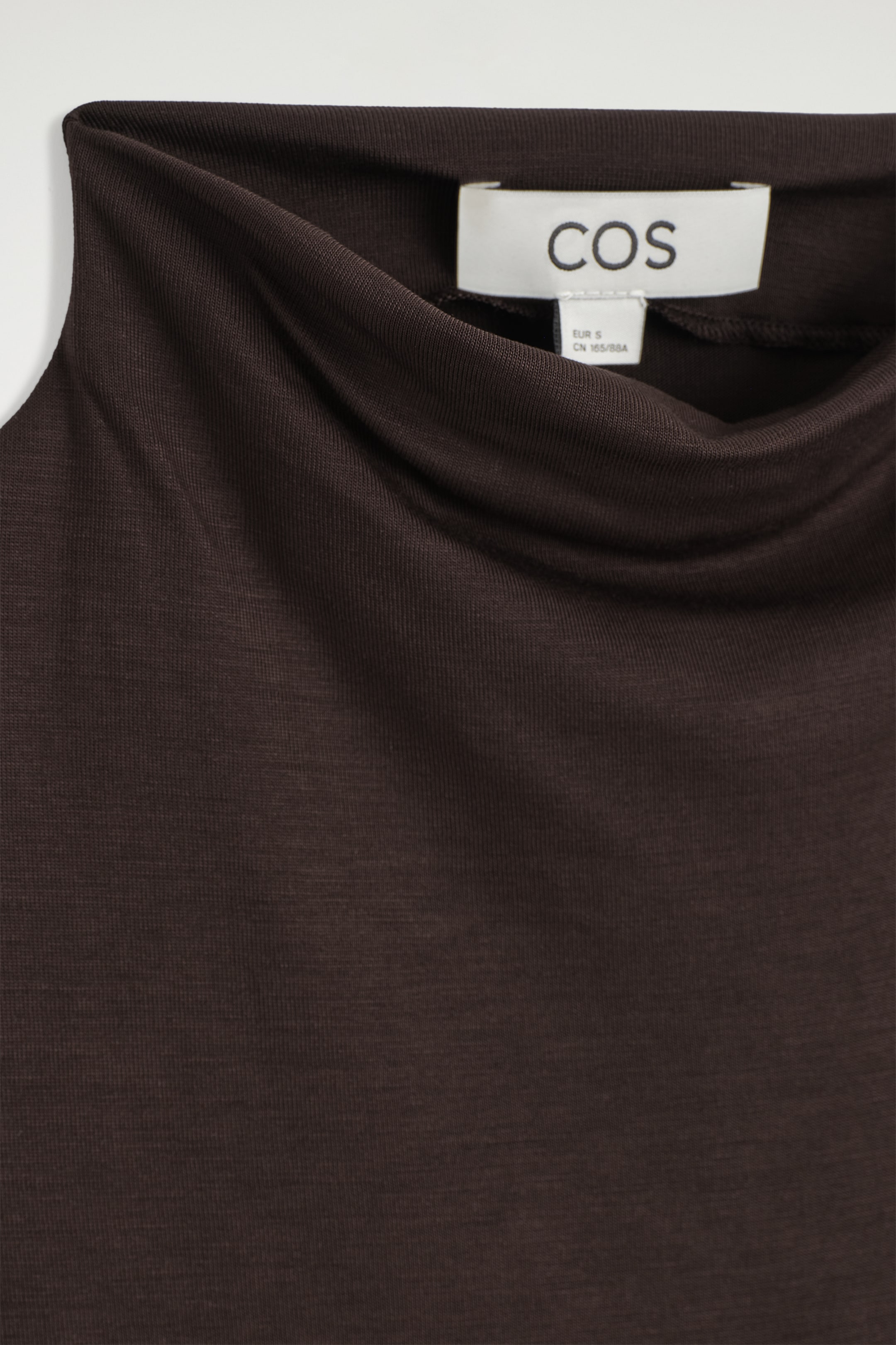 Visualizza immagine più grande: CANOTTA A COLLO ALTO DRAPPEGGIATO - MARRONE SCURO - DONNA | H&M IT 6