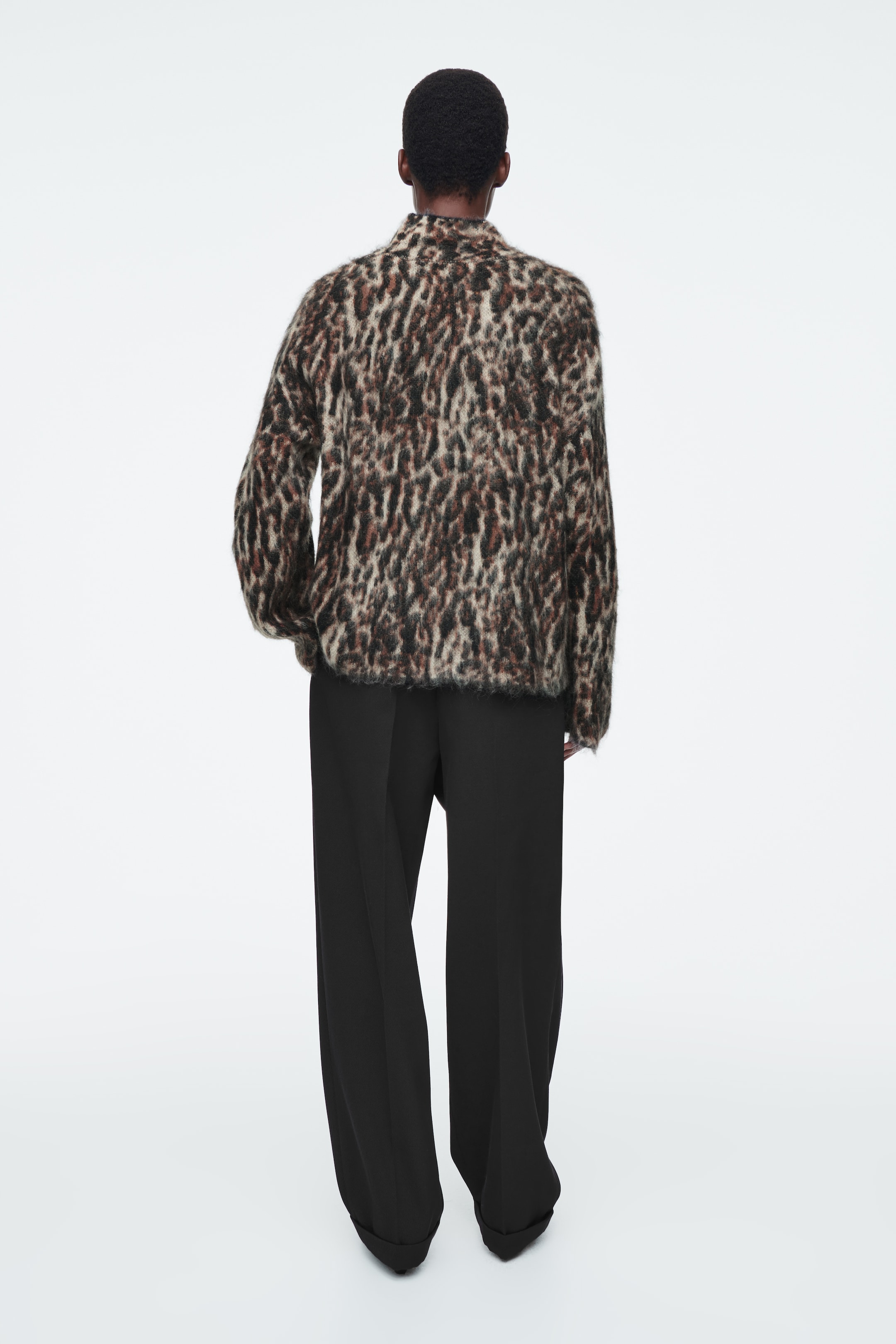 Größeres Bild ansehen: PULLOVER AUS MOHAIR-MIX MIT LEOPARDENMUSTER - LEOPARDENMUSTER - Ladies | H&M DE 4