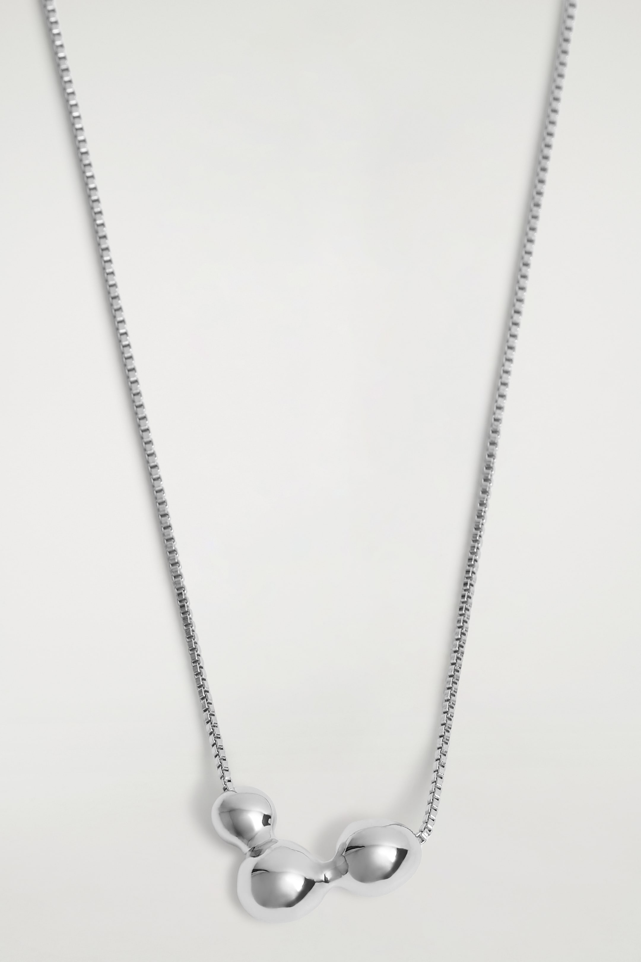 Visualizza immagine più grande: COLLANA CON PENDENTE A FORMA DI BOLLE - ARGENTO - DONNA | H&M IT 3
