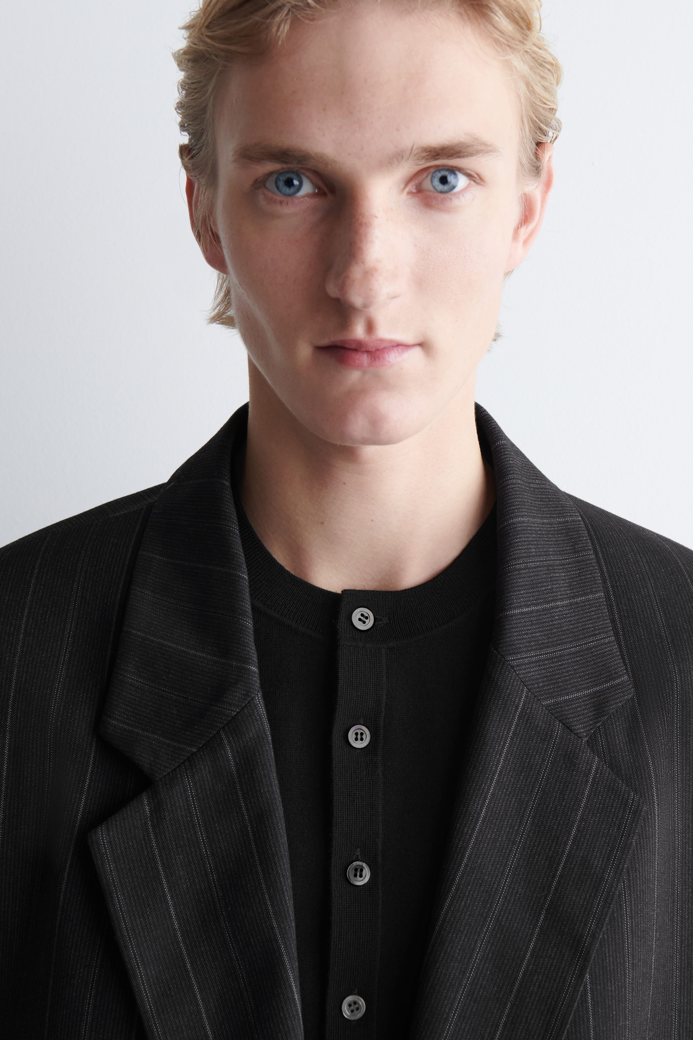 SLIM MERINO WOOL HENLEY TOP - BLACK | COS