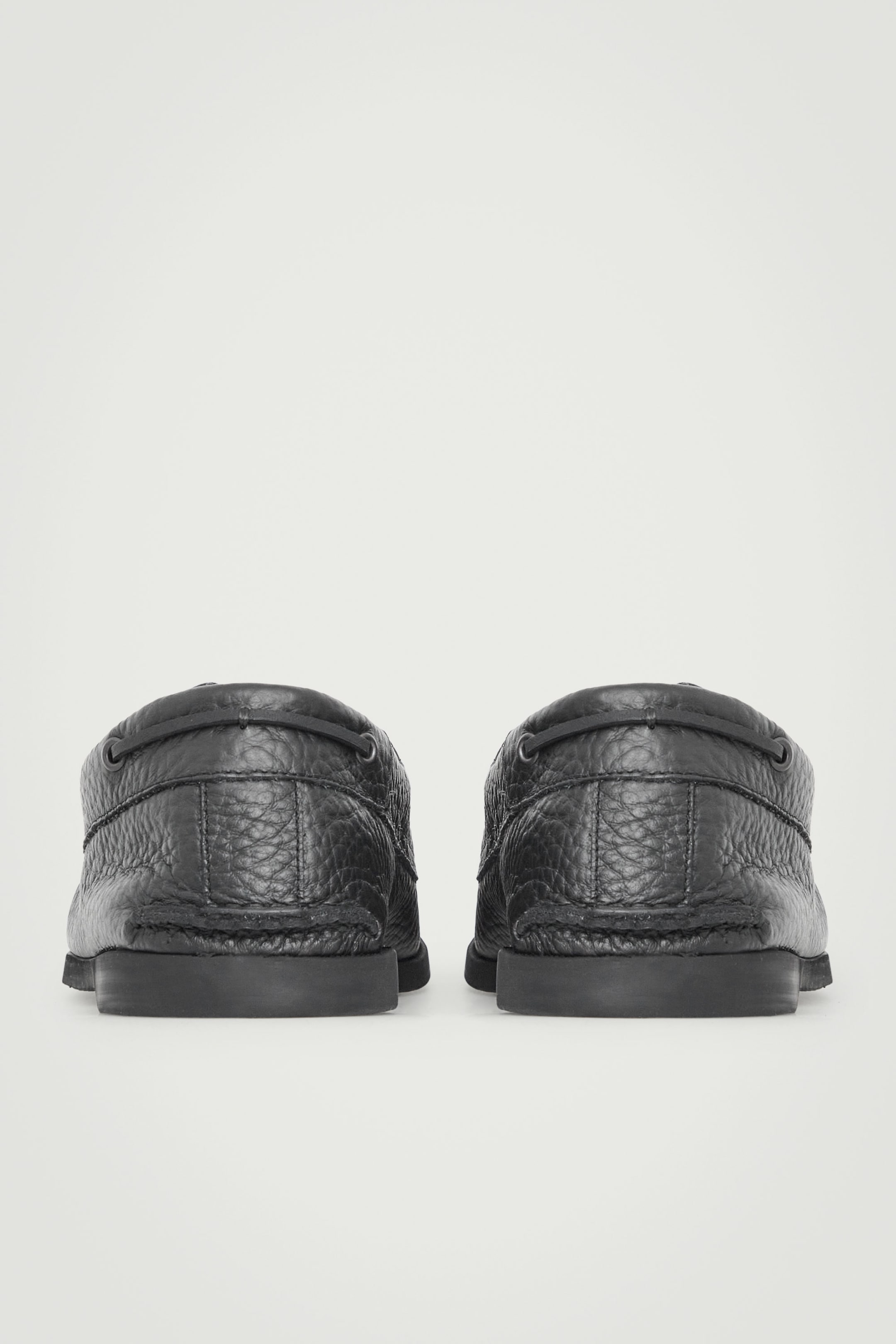 GRAINED-LEATHER BOAT SHOES