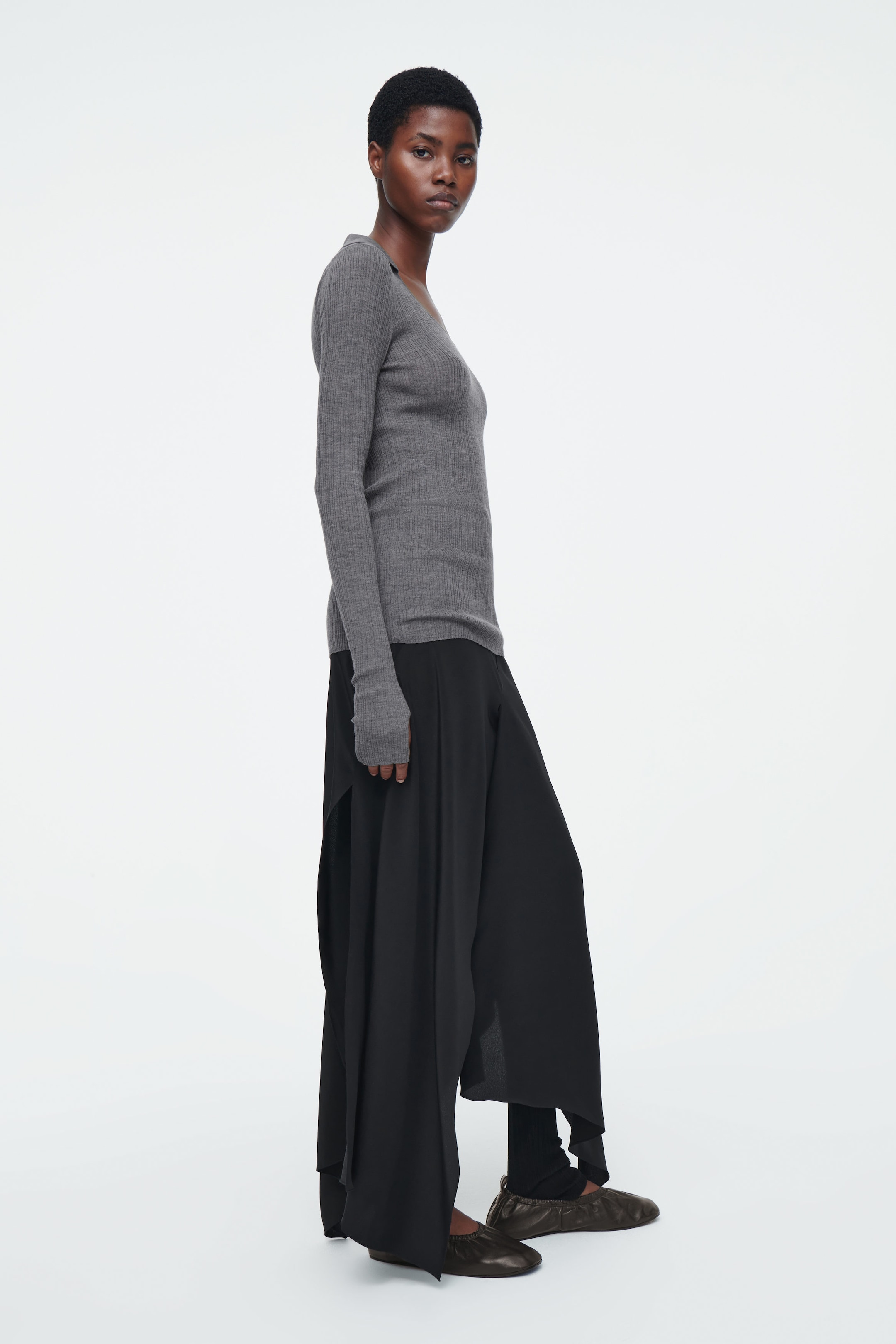 THE OPEN-COLLAR MERINO WOOL TOP