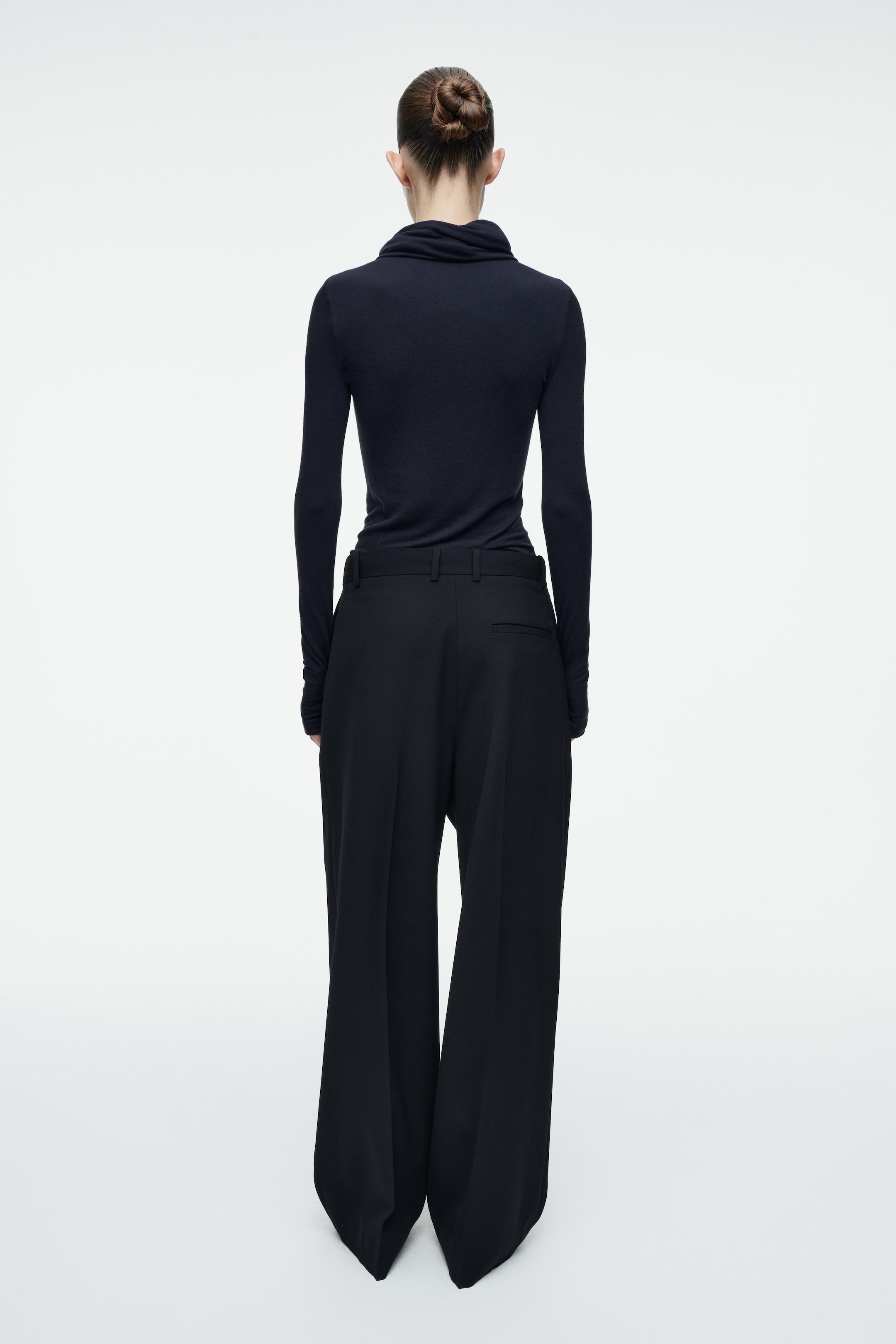Ingrandisci l'immagine: FUNNEL-NECK JERSEY TOP - DARK BLUE - DONNA | H&M CH 3
