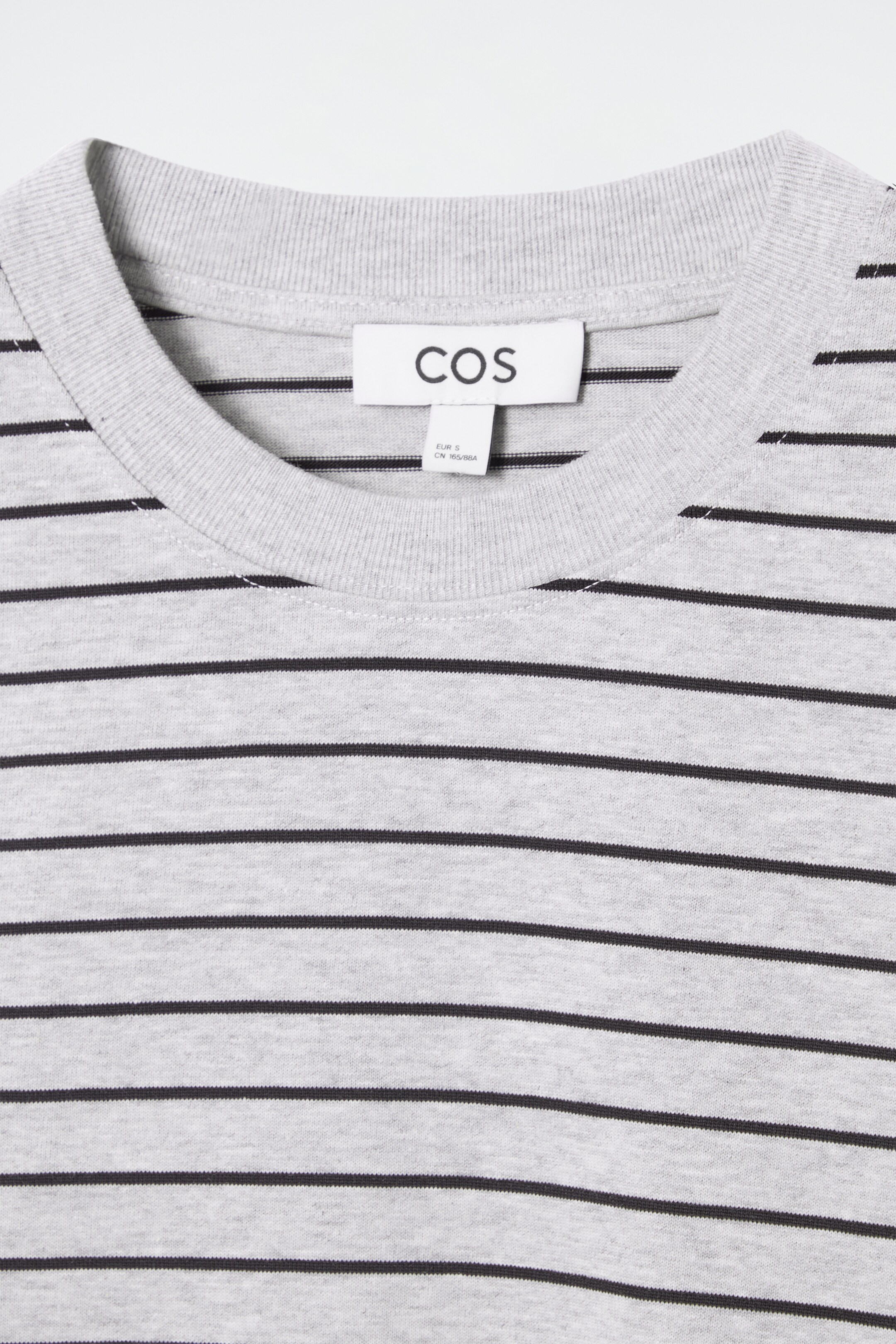 Ver imagen más grande: CAMISETA MANGA LARGA CORTE LIMPIO REGULAR FIT - GRIS/RAYAS - MUJER | H&M ES 2