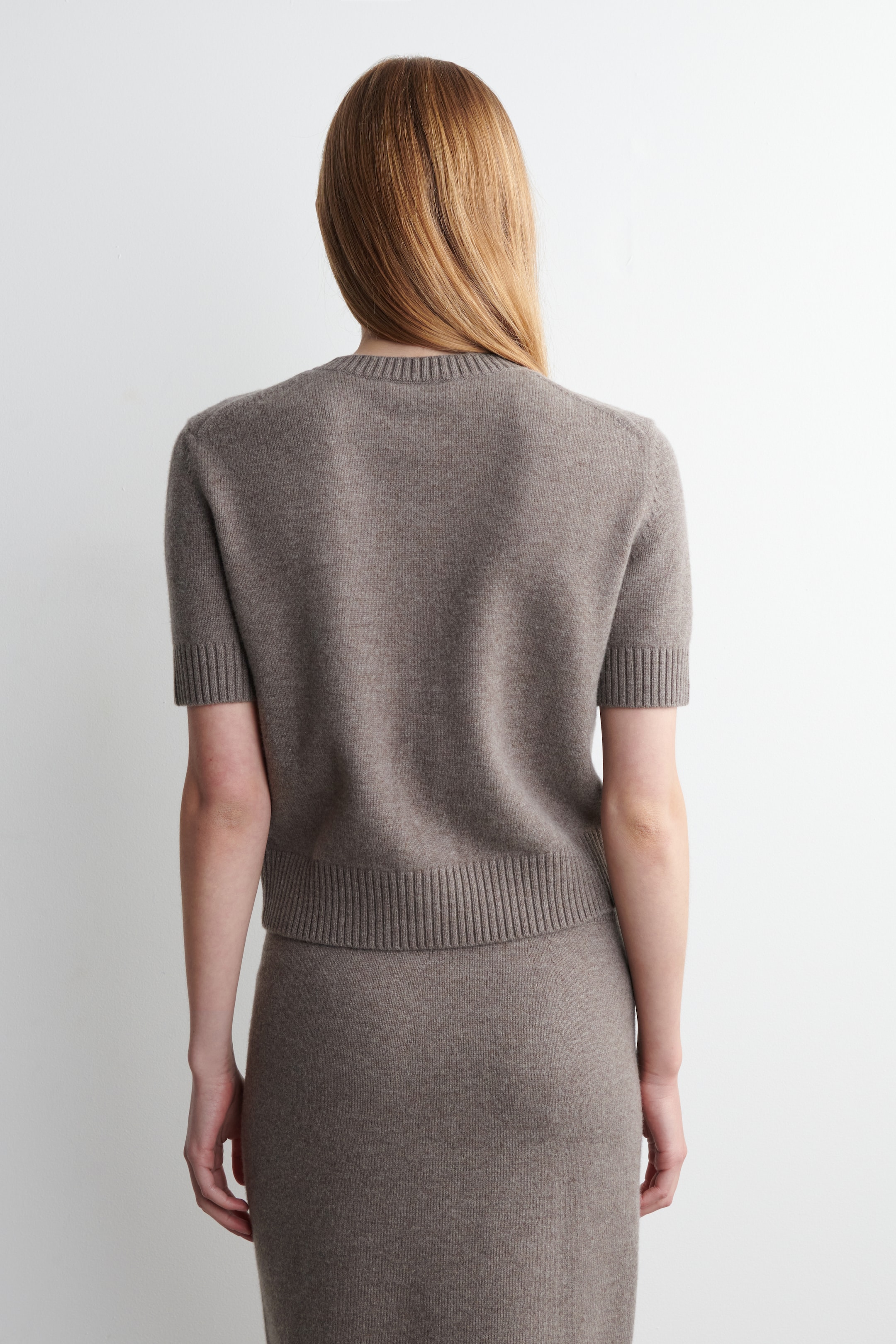 Größeres Bild ansehen: KURZÄRMLIGE STRICKJACKE AUS MERINOWOLLE - BRAUN - Ladies | H&M DE 5