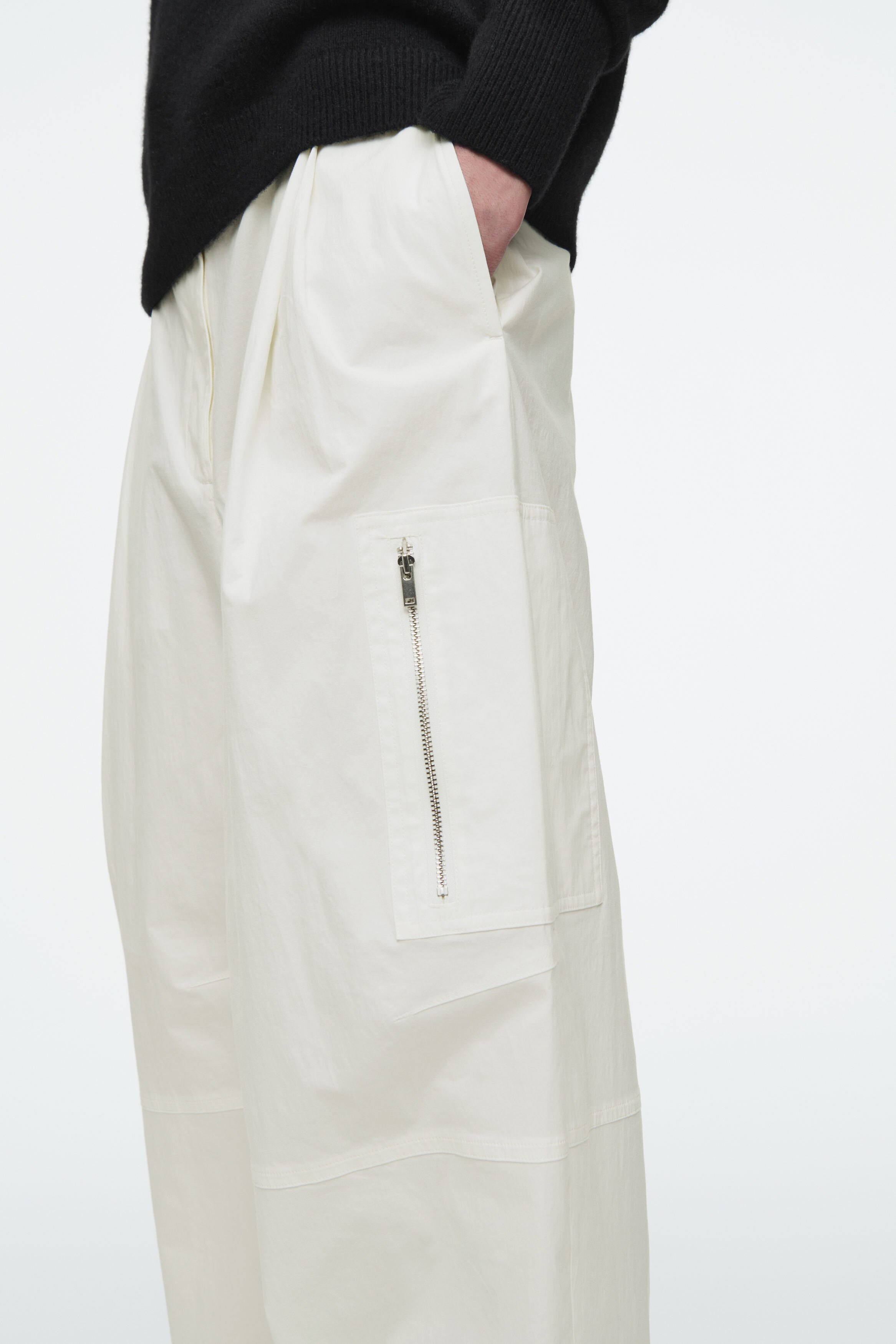 ★Off-White★ Duchess Cargo Pants White OWCF013F22FAB0020100 Off-White Duchesse Cargo Trousers | White | FARFETCH