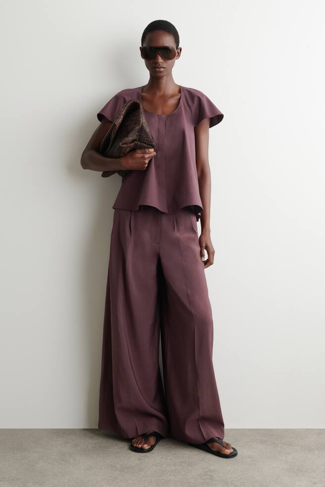 PLEATED MODAL WIDE-LEG TROUSERS - DARK RED/CREAM - 1