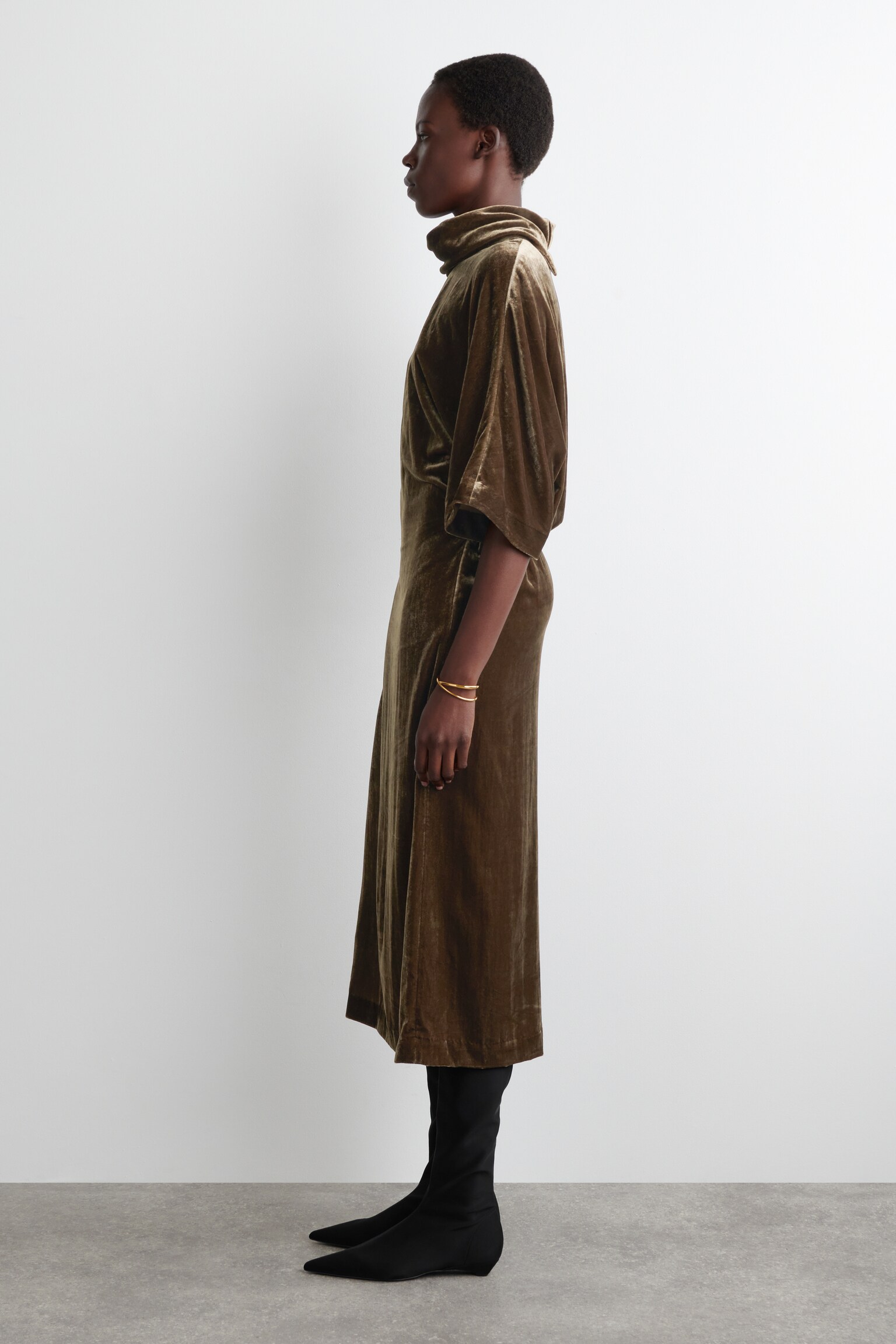 DRAPED-NECK VELVET MIDI DRESS - DARK BROWN/NAVY - 5