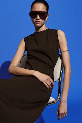 TWIST-DETAIL JERSEY MIDI DRESS — BROWN 6