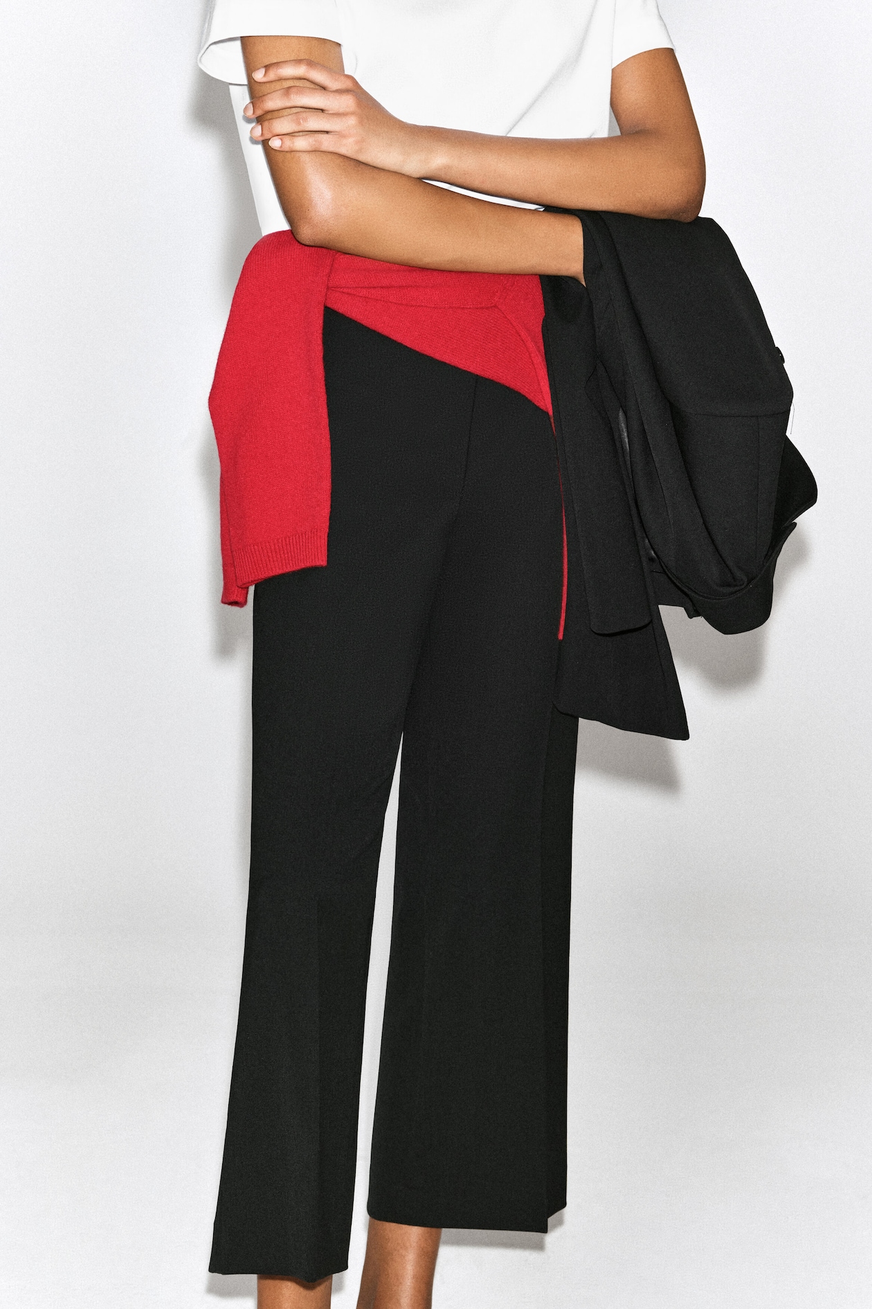 CROPPED FLARED PANTS — BLACK