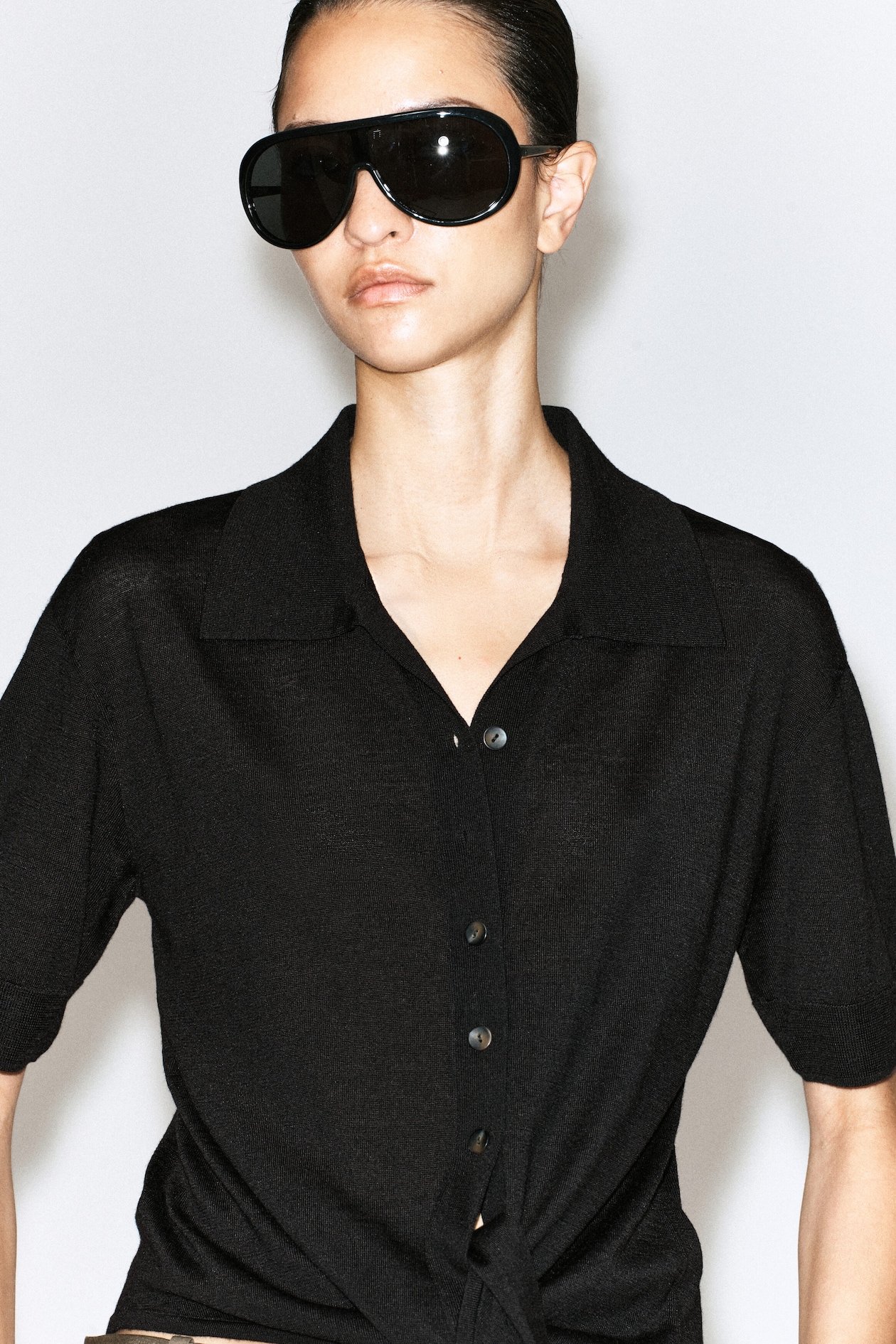 TIE-FRONT KNITTED WOOL SHIRT — BLACK