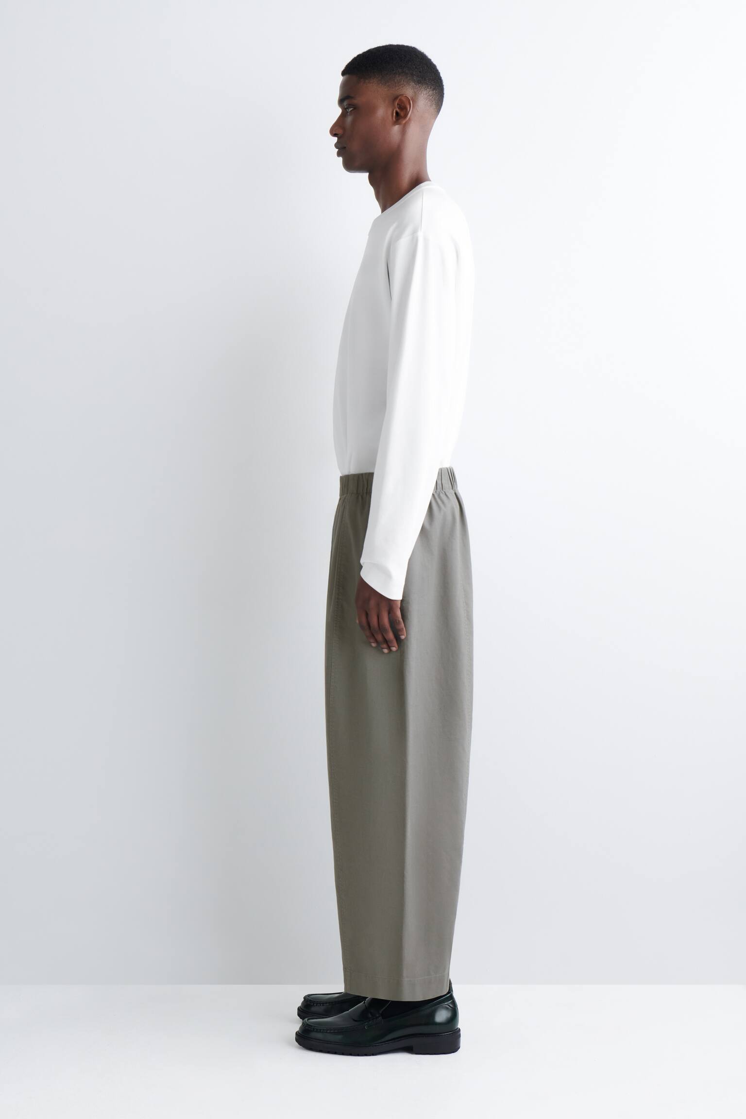 BAVLNENÉ SKRÁTENÉ NOHAVICE S ROVNÝMI NOHAVICAMI - GREY/ČIERNA/BÉŽOVÁ - 6