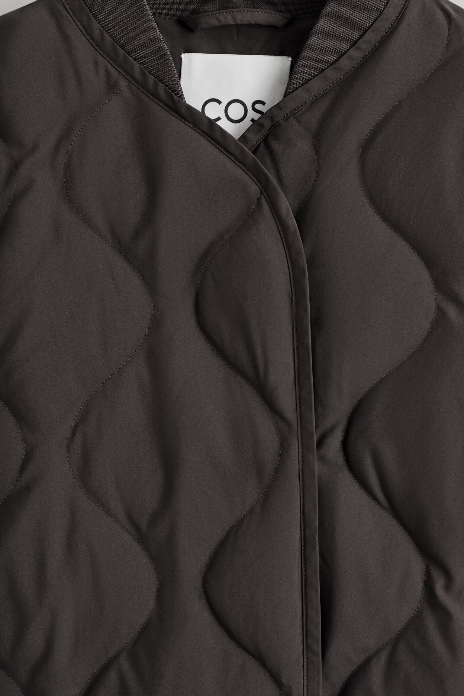 ABRIGO ACOLCHADO OVERSIZE - MARRÓN OSCURO/MARFIL - 6