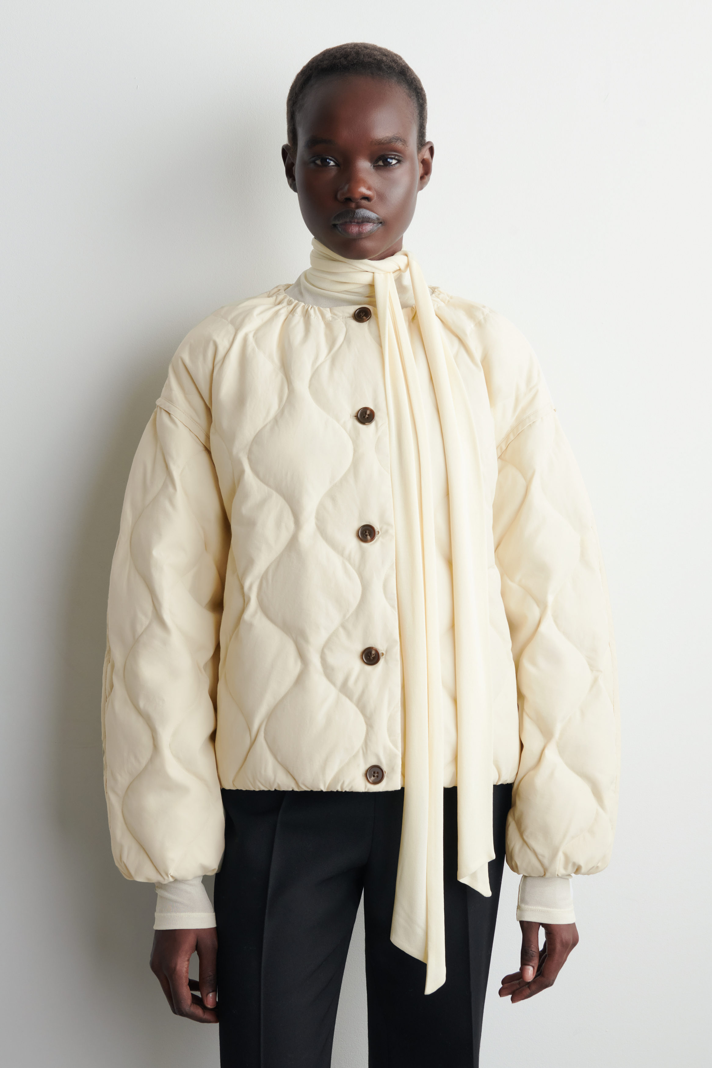 GATHERED QUILTED DOWN JACKET - ECRU | COS