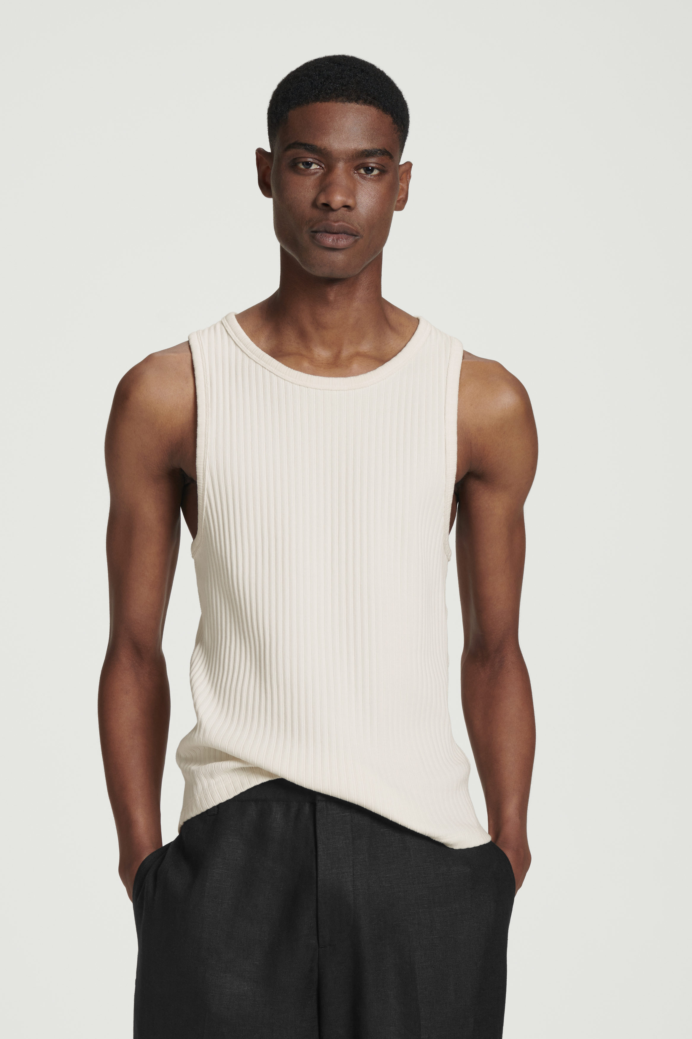 【関税&送料込】Off White Ribbed Stretch Knit Sleeveless Min SLIM RIBBED-KNIT COTTON TANK TOP - OFF-WHITE | COS