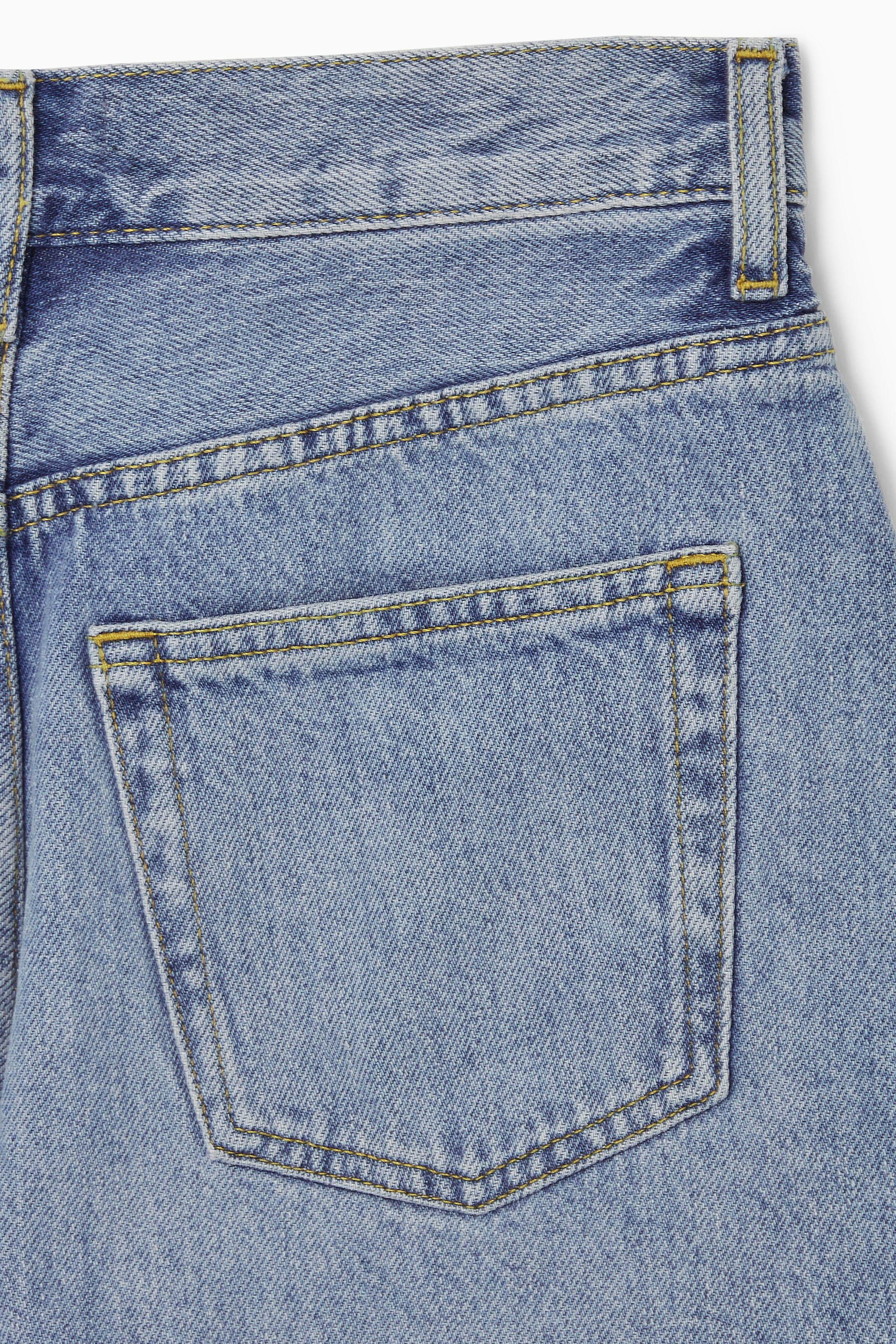 Ingrandisci l'immagine: HIGH-RISE DENIM SHORTS - LIGHT BLUE - DONNA | H&M CH 2