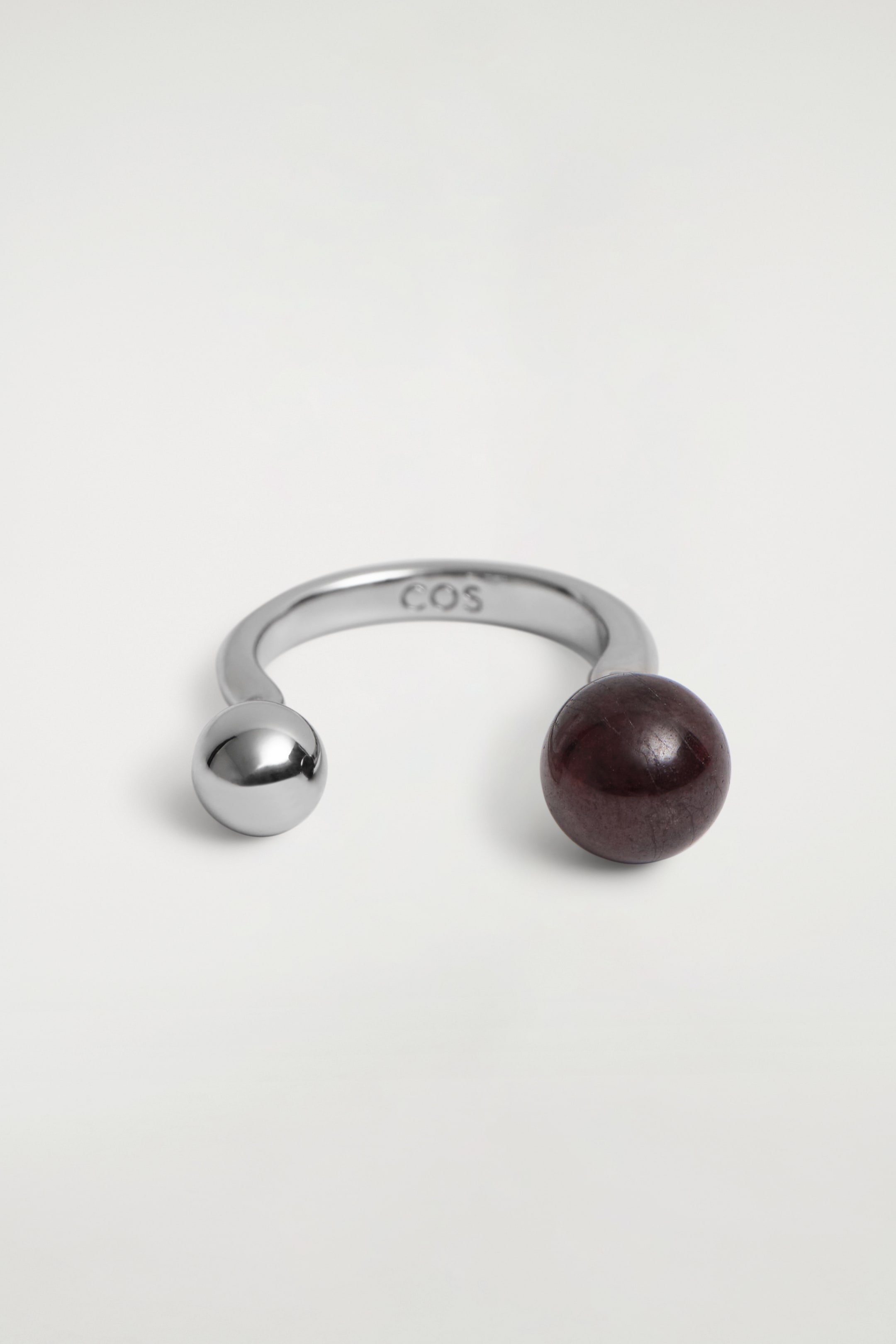 Grösseres Bild ansehen: RING MIT SCHWEBENDER KUGEL - DUNKELBRAUN/SILBER - DAMEN | H&M CH 2
