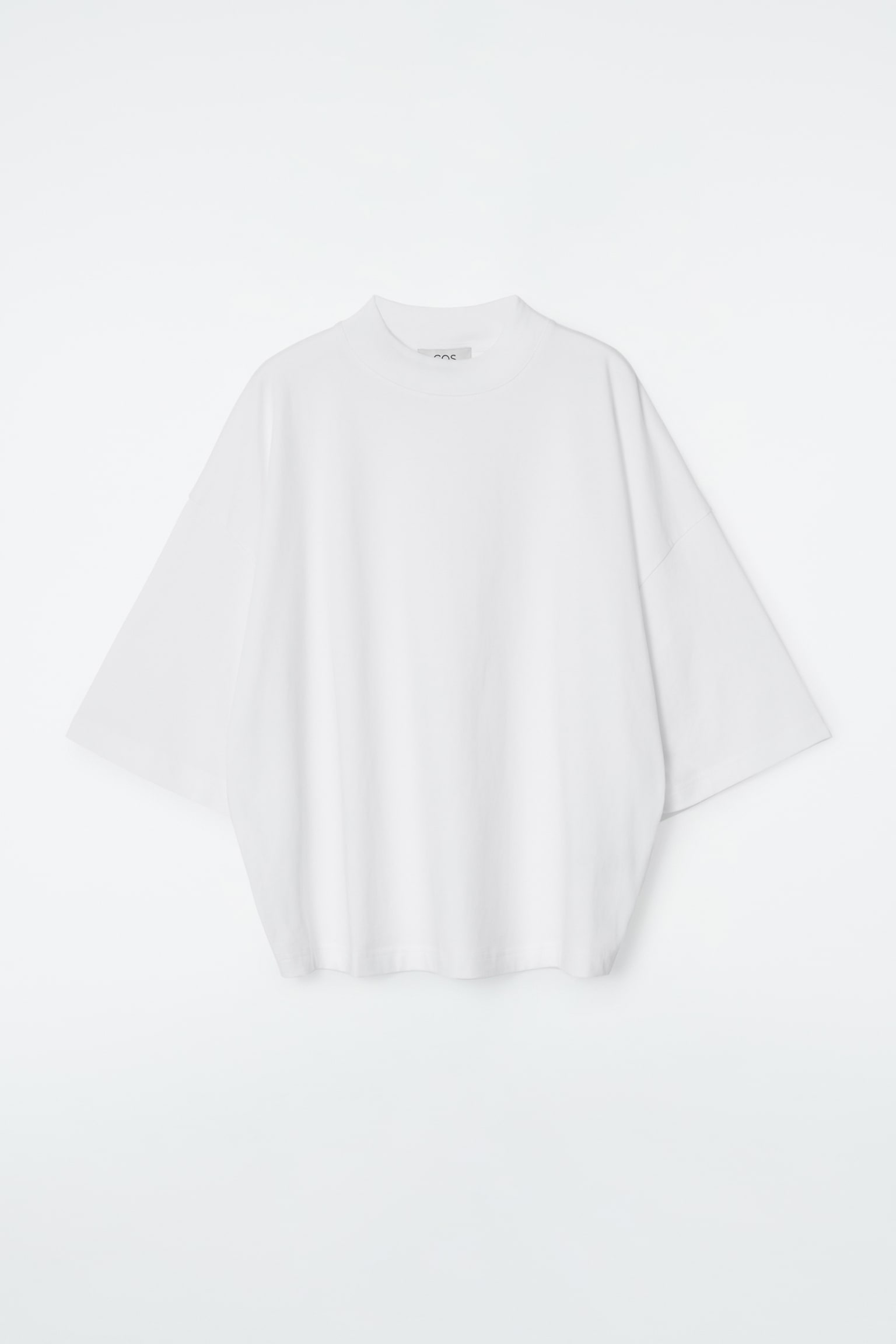 REGULAR BOXY MOCK-NECK T-SHIRT - WHITE/BEIGE