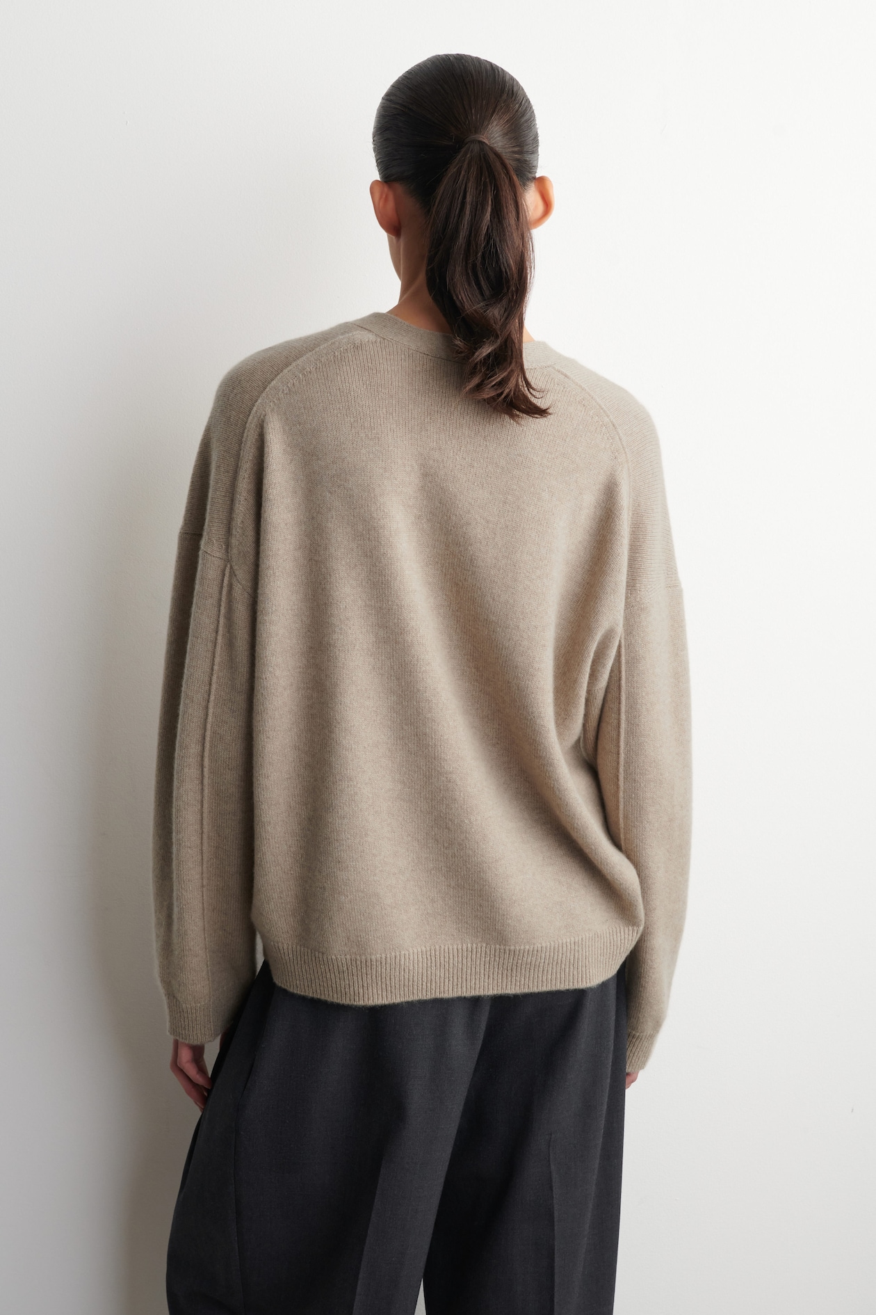 CASHMERE V-NECK CARDIGAN — BEIGE