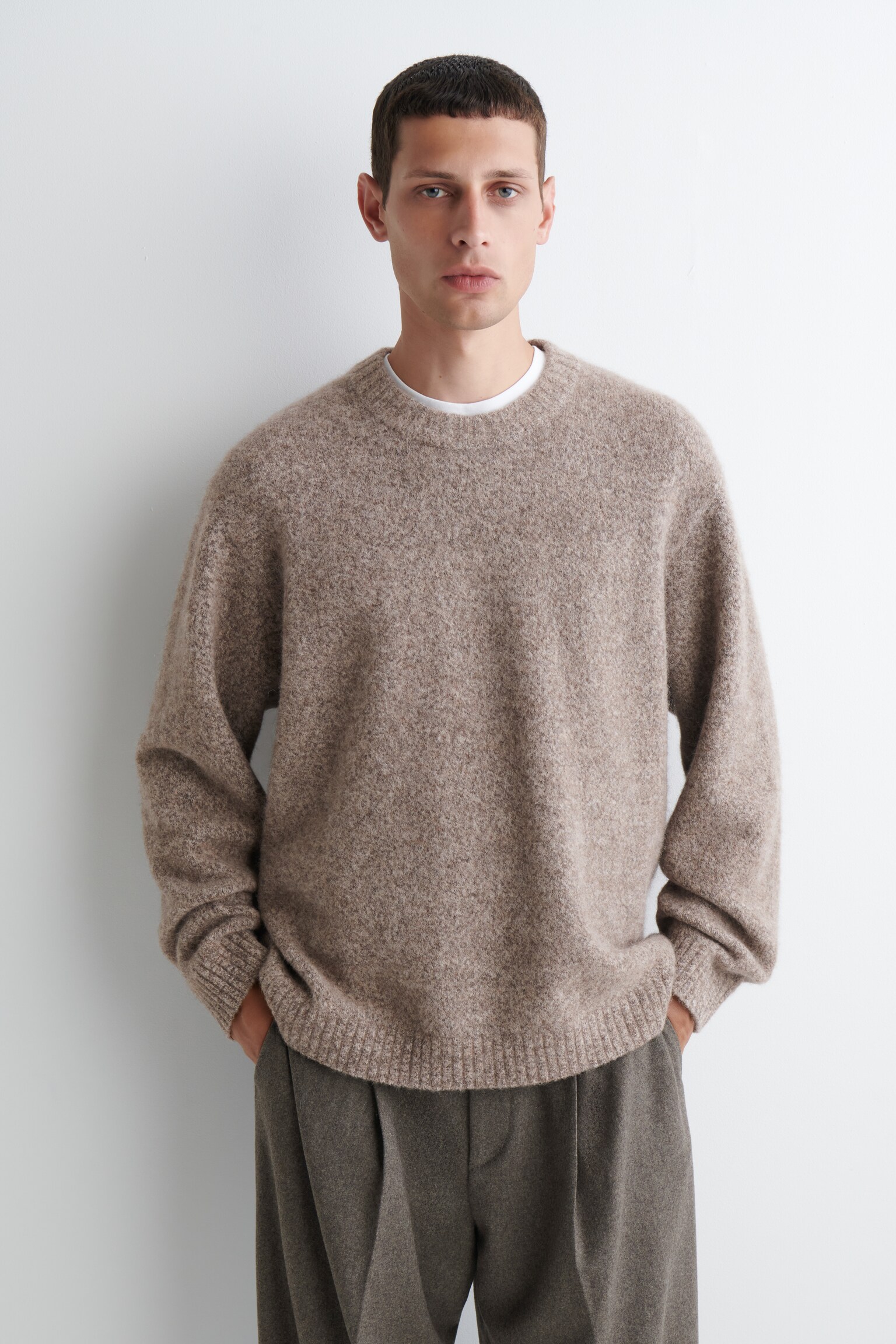 PULOVER OVERSIZED DIN AMESTEC DE ALPACĂ CU GULER ROTUND - TAUPE MÉLANGE