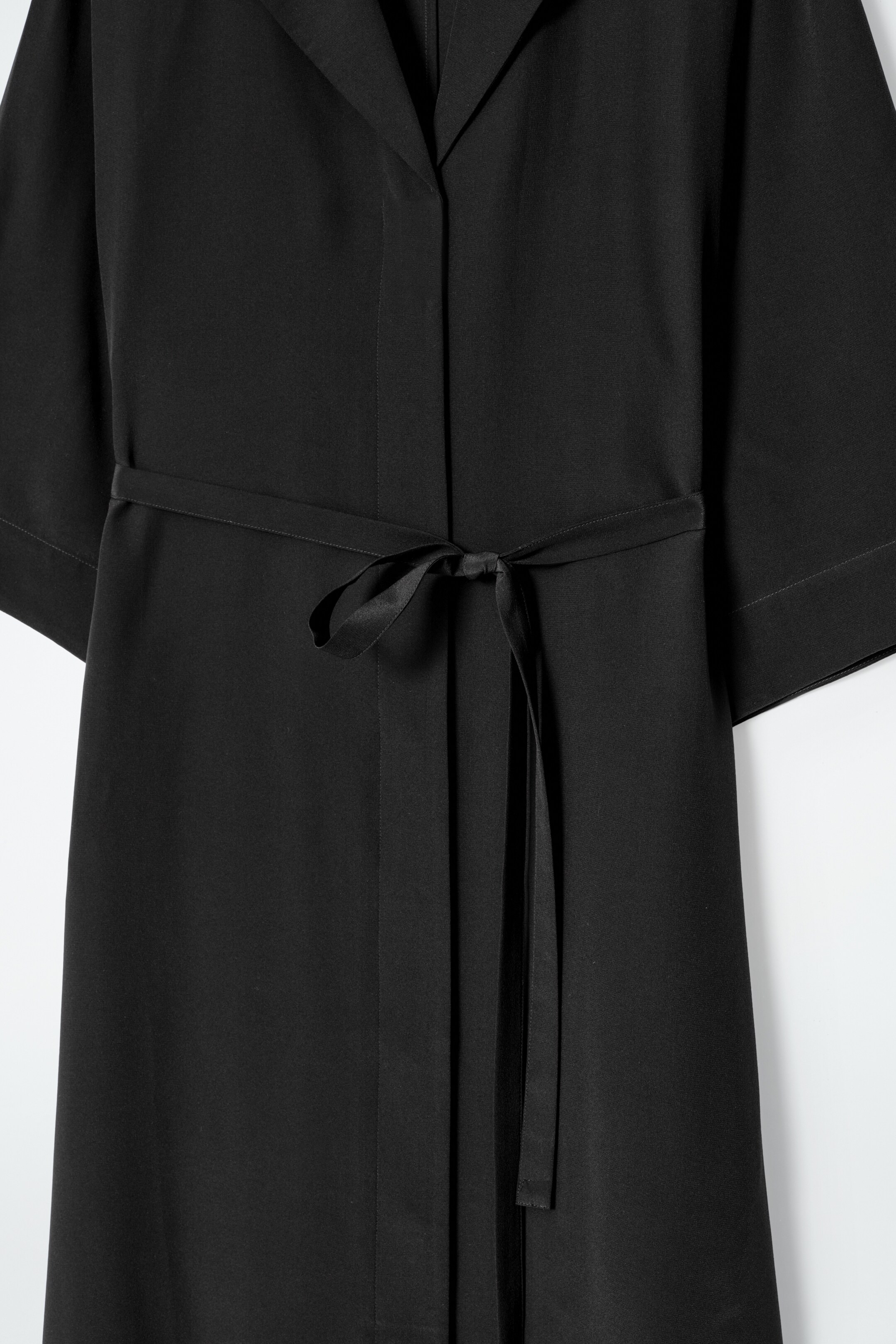 Nagyobb kép megtekintése: ÖVVEL ELLÁTOTT SELYEM ING RUHA - Fekete - NŐI | H&M HU 9