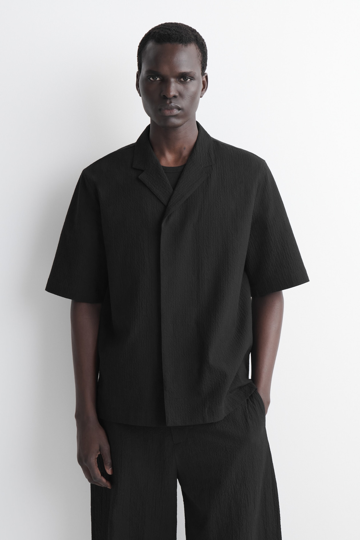SEERSUCKER RESORT SHIRT — BLACK