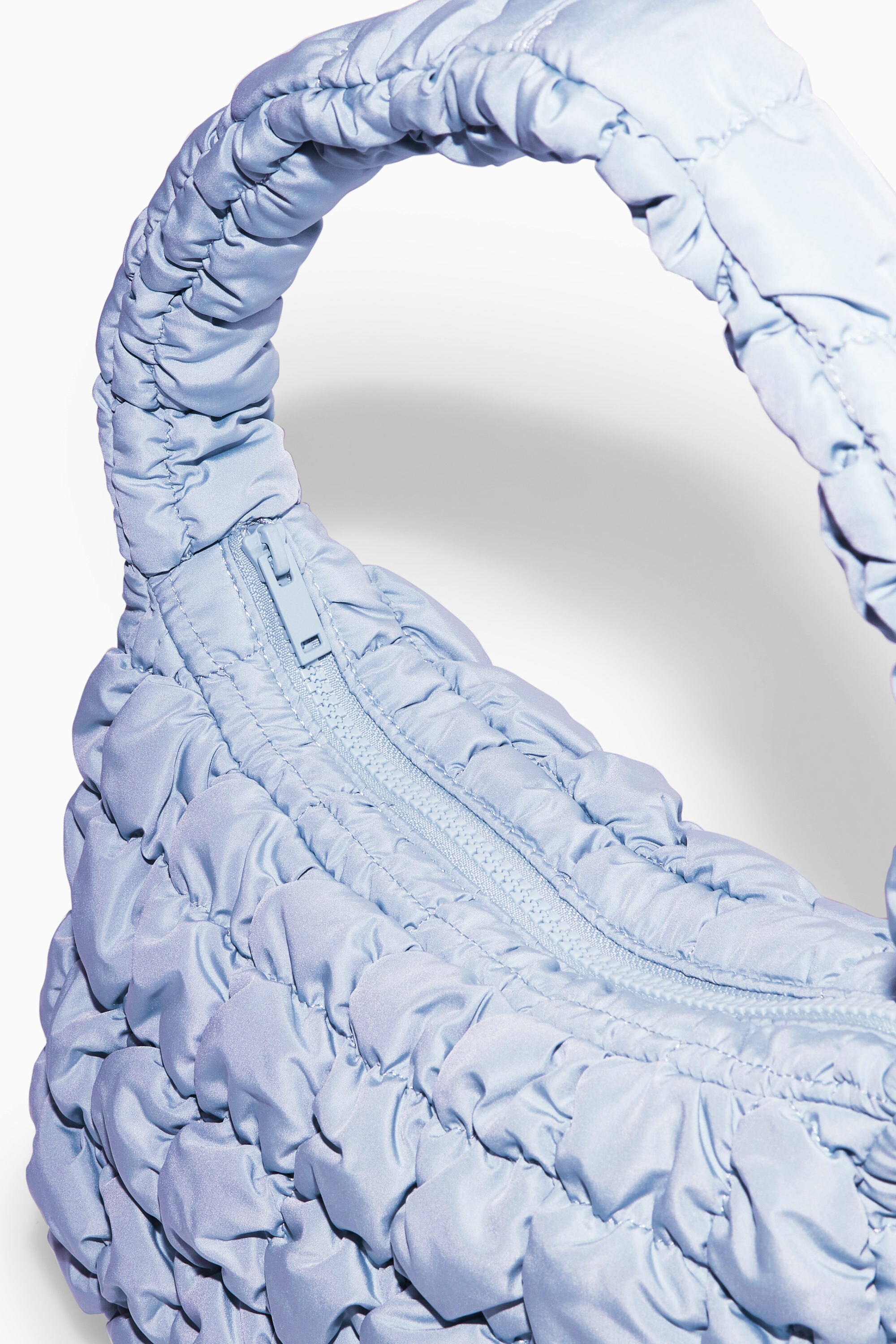 【COS】 Quilted Mini Bag : Blue QUILTED MINI BAG - LIGHT BLUE | COS