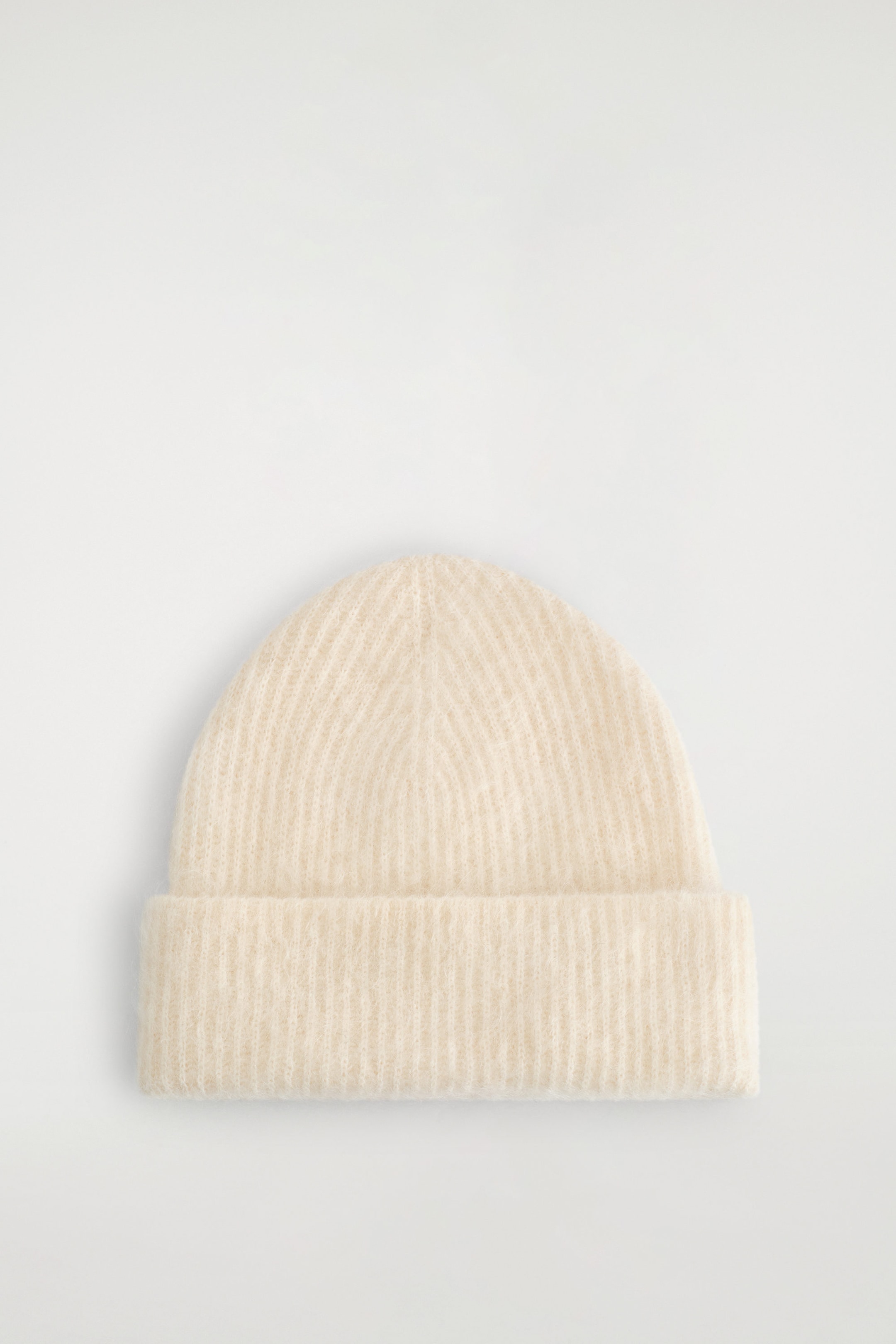 RIBBED MOHAIR BEANIE