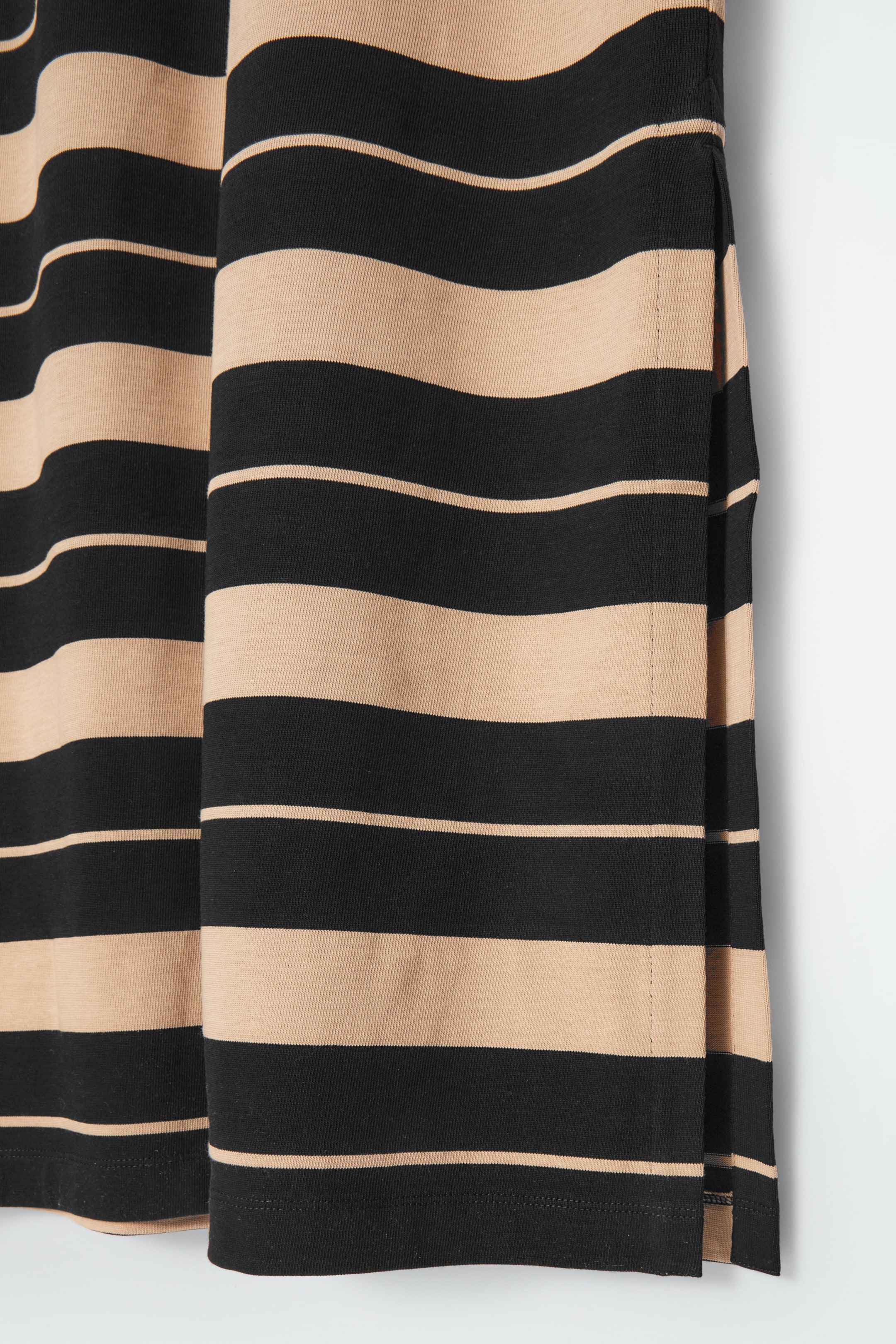 Ingrandisci l'immagine: STRIPED MIDI T-SHIRT DRESS - BEIGE / STRIPED - DONNA | H&M CH 2