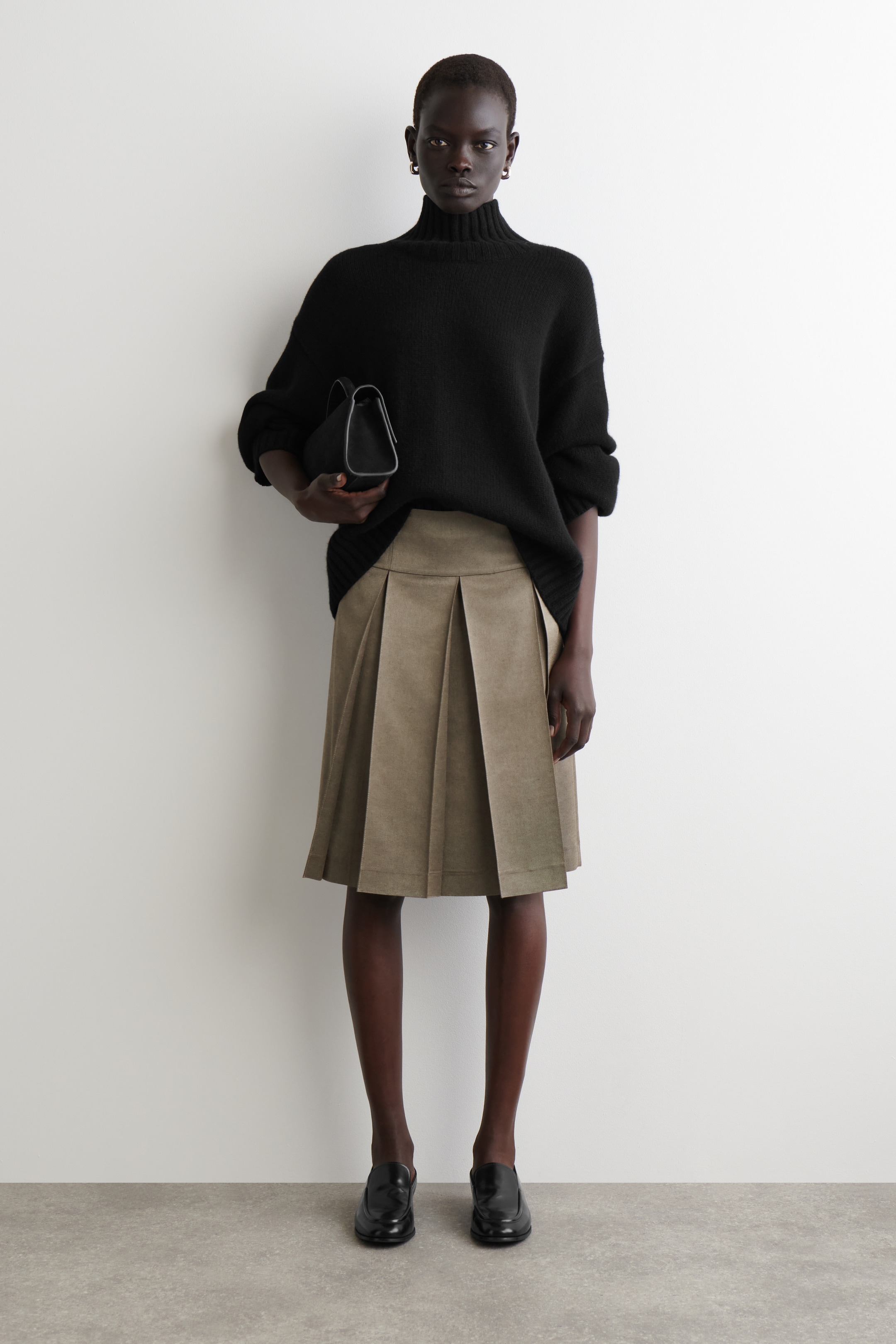View larger image: PLEATED METALLIC WOOL-BLEND SKIRT - STONE MÉLANGE - Ladies | H&M GB 1