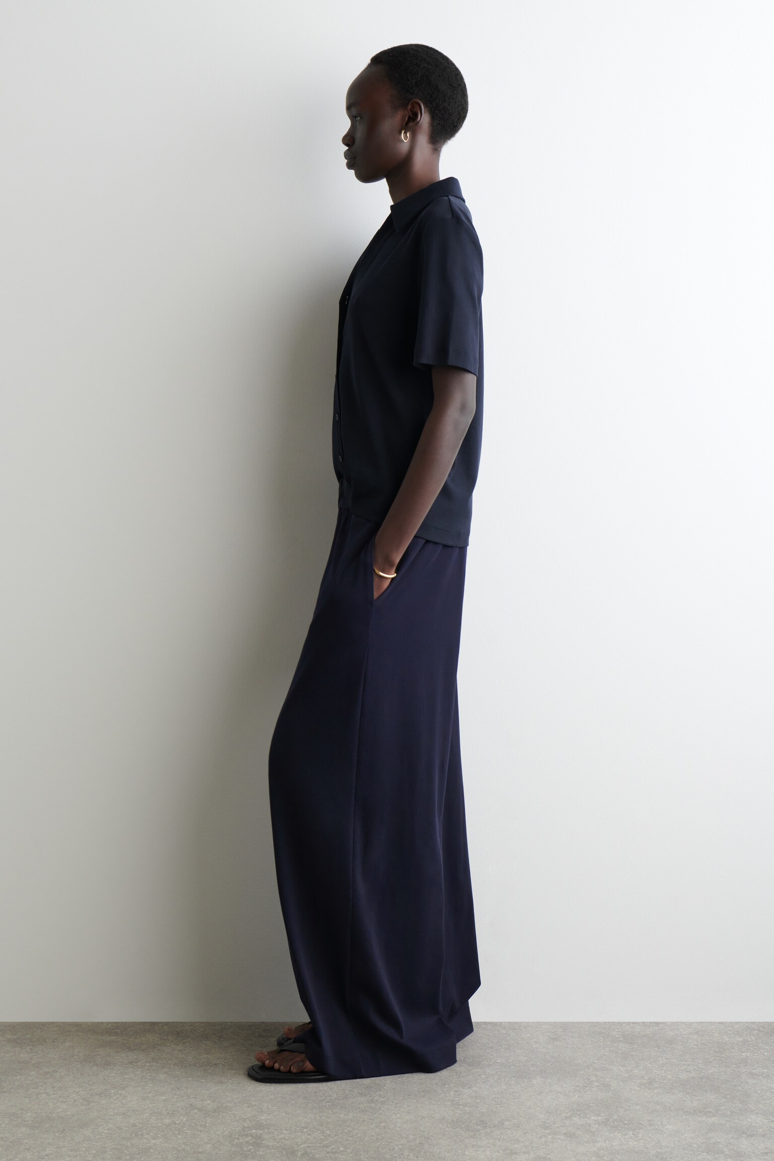 PANTALON DE JOGGING EN JERSEY FLUIDE - BLEU MARINE/BRUN - 5