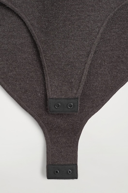 SEAMLESS MERINO WOOL MOCK-NECK BODYSUIT — BROWN MÉLANGE 7