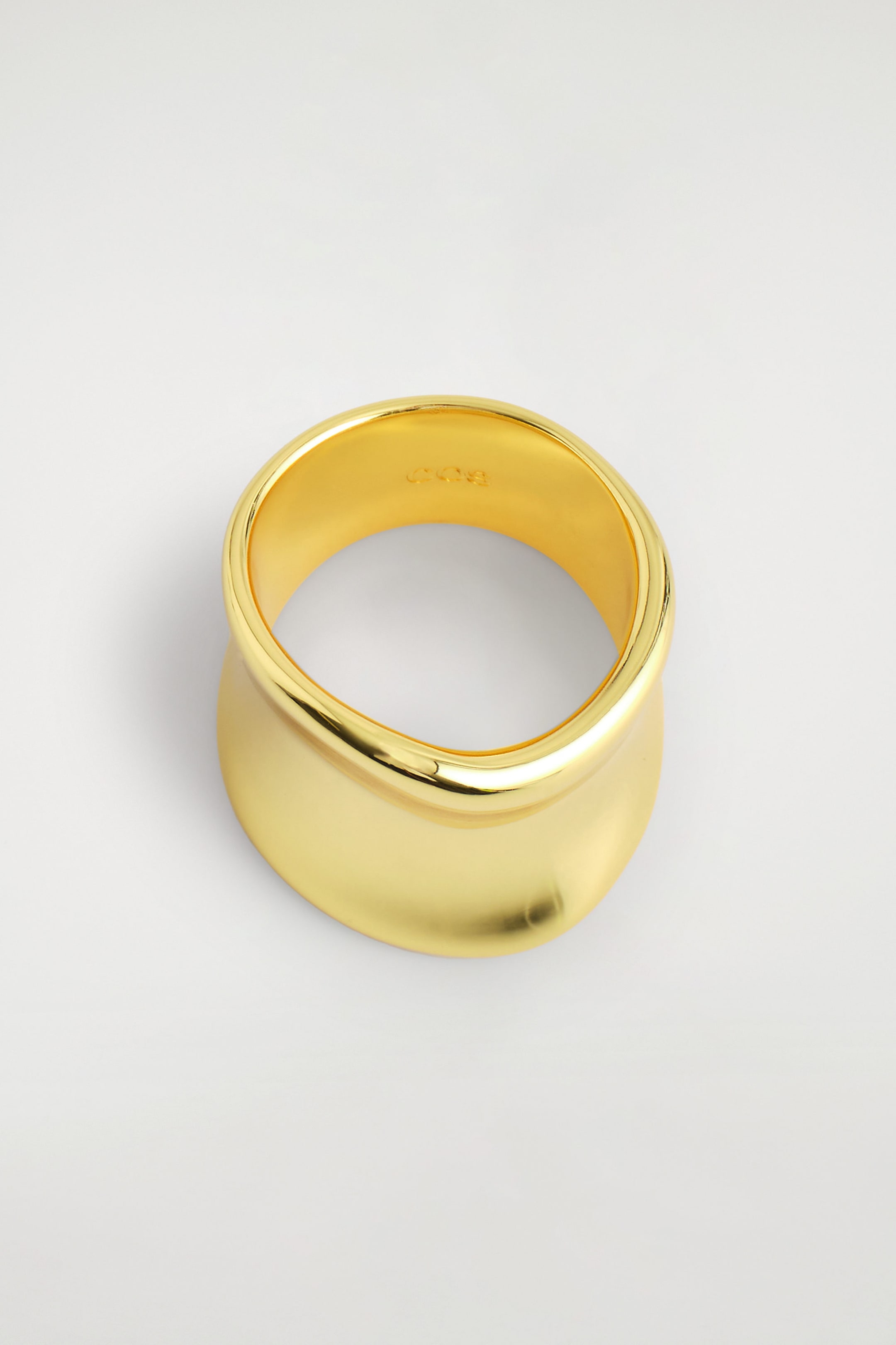 ELONGATED SCULPTED RING