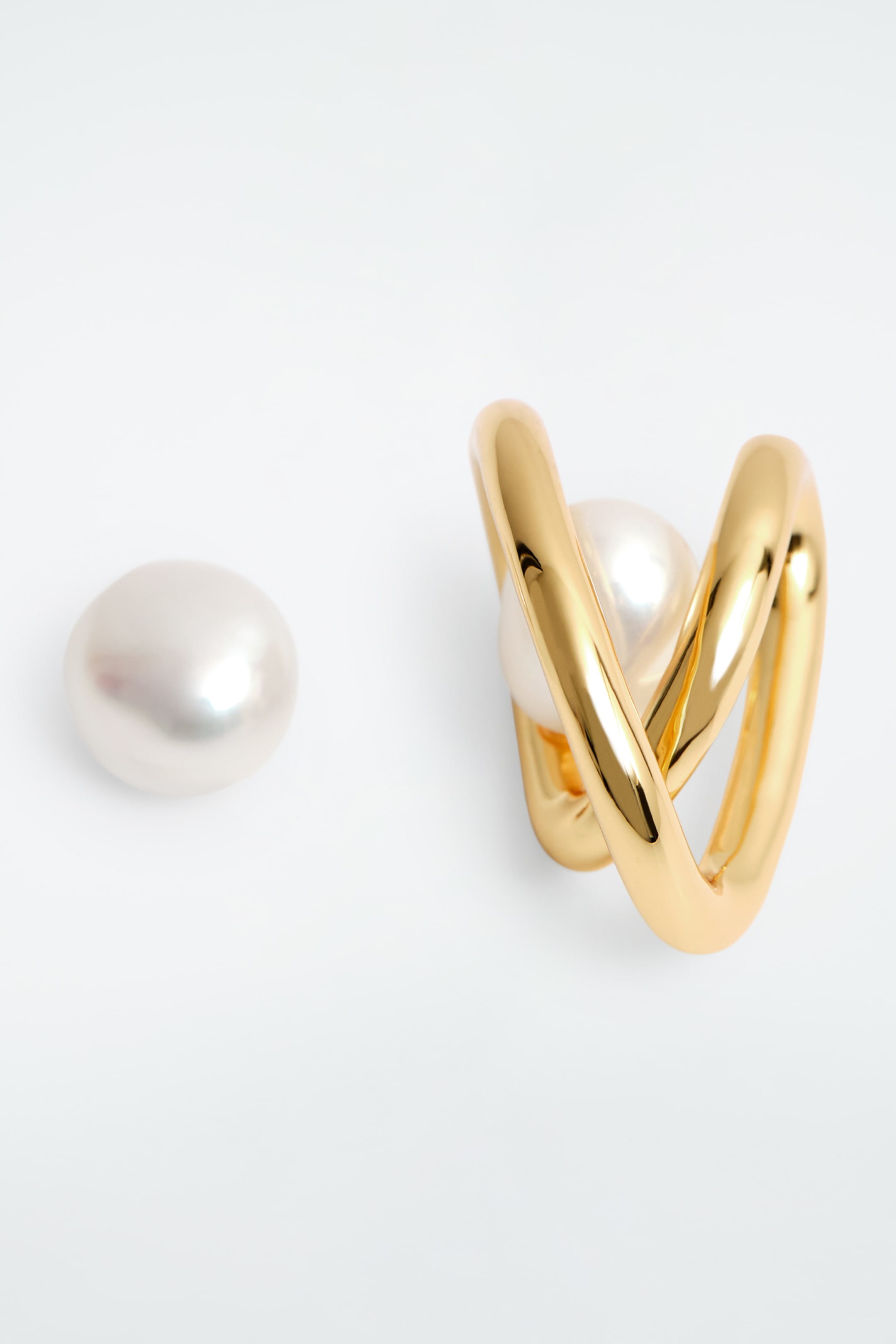Agrandir l'image: PUCES D'OREILLES DÉPAREILLÉES À PERLES D'EAU DOUCE - DORÉ - FEMME | H&M FR 4