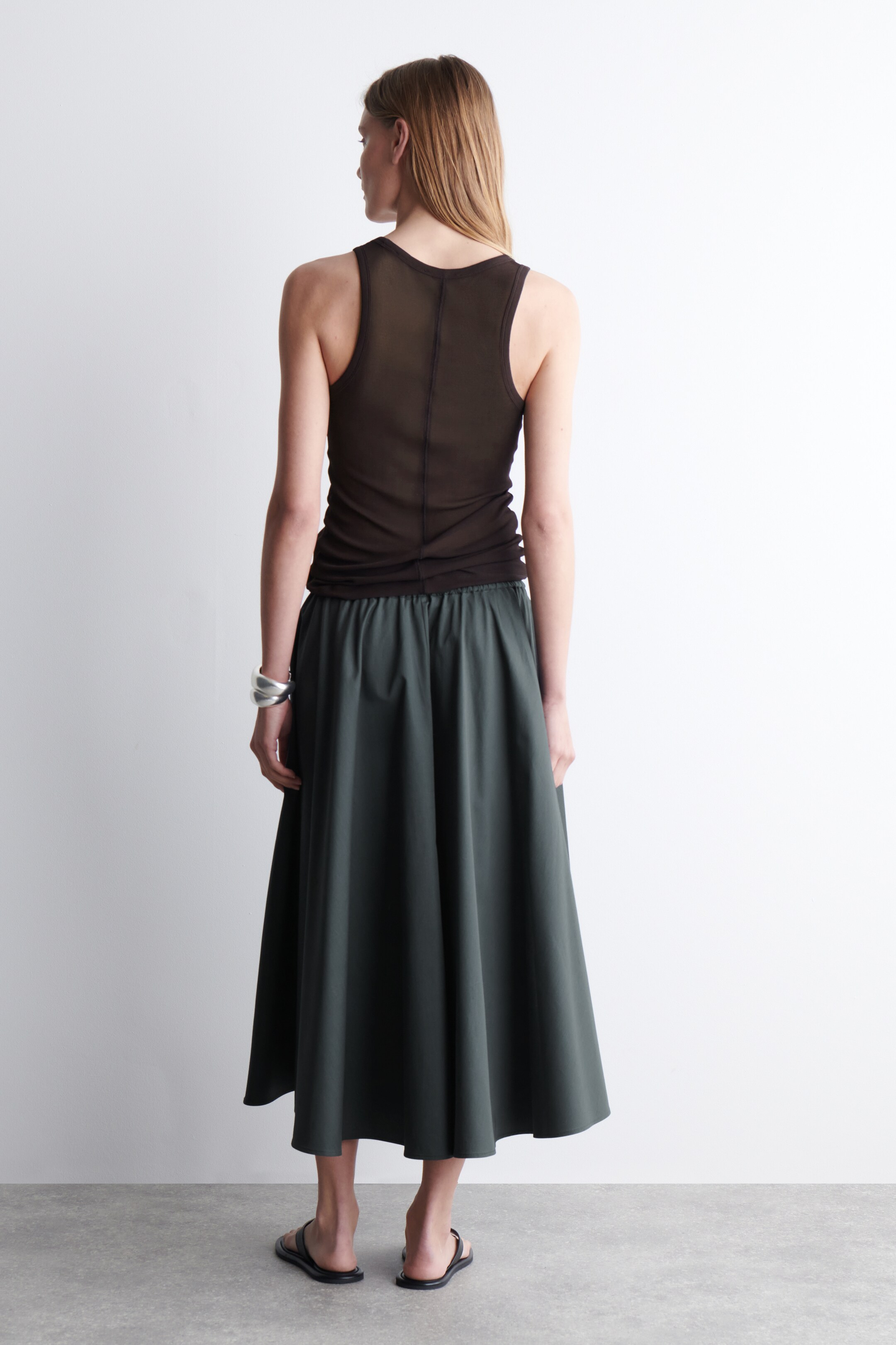 Visualizza immagine più grande: GONNA MIDI A TRAPEZIO CON ARRICCIATURA - ANTRACITE - DONNA | H&M IT 2