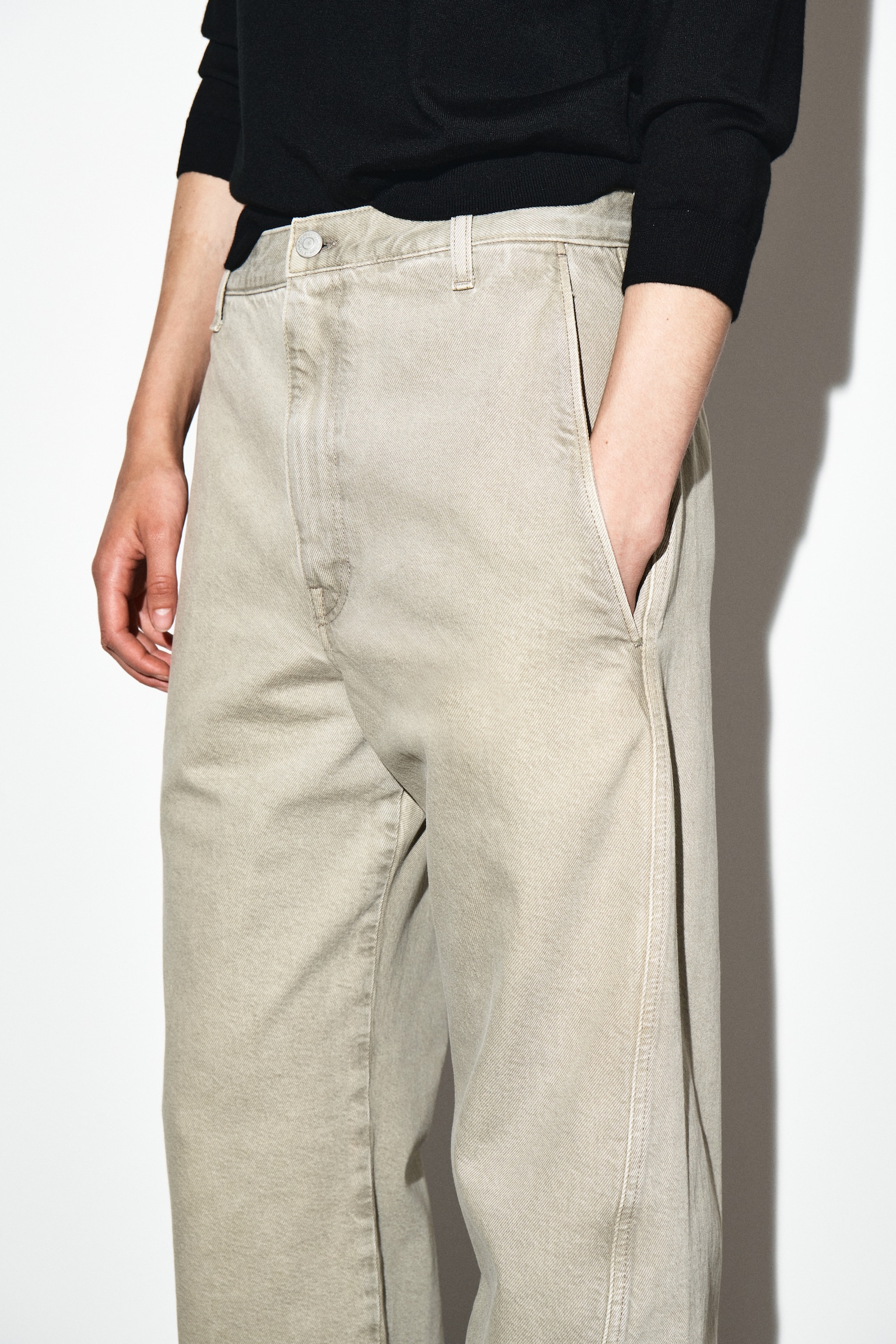 PANTALON BARREL EN DENIM - GRIS BEIGE - 3