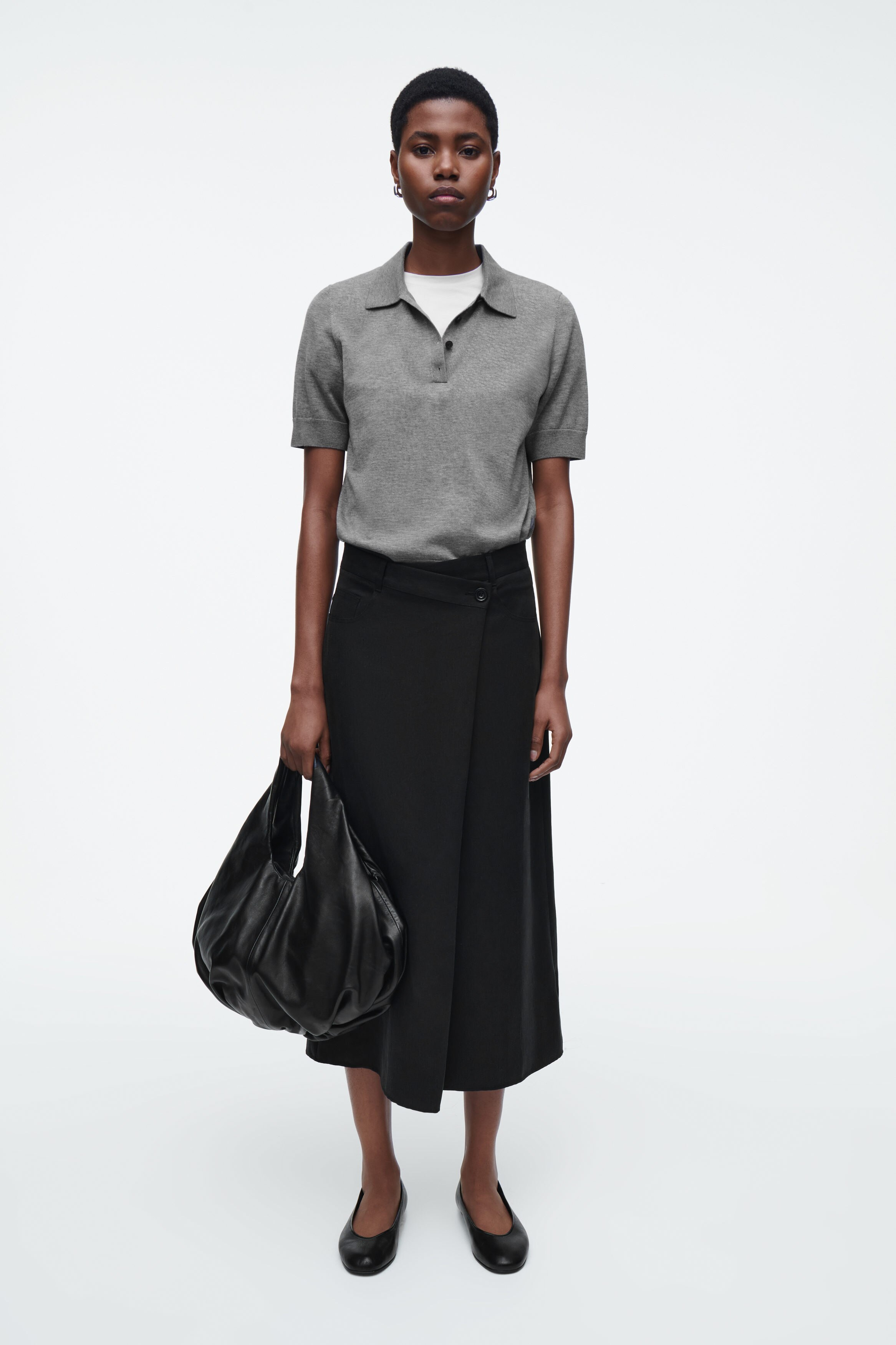 COS CLOUD TOTE トートバッグ CLOUD TOTE BAG - BLACK | COS