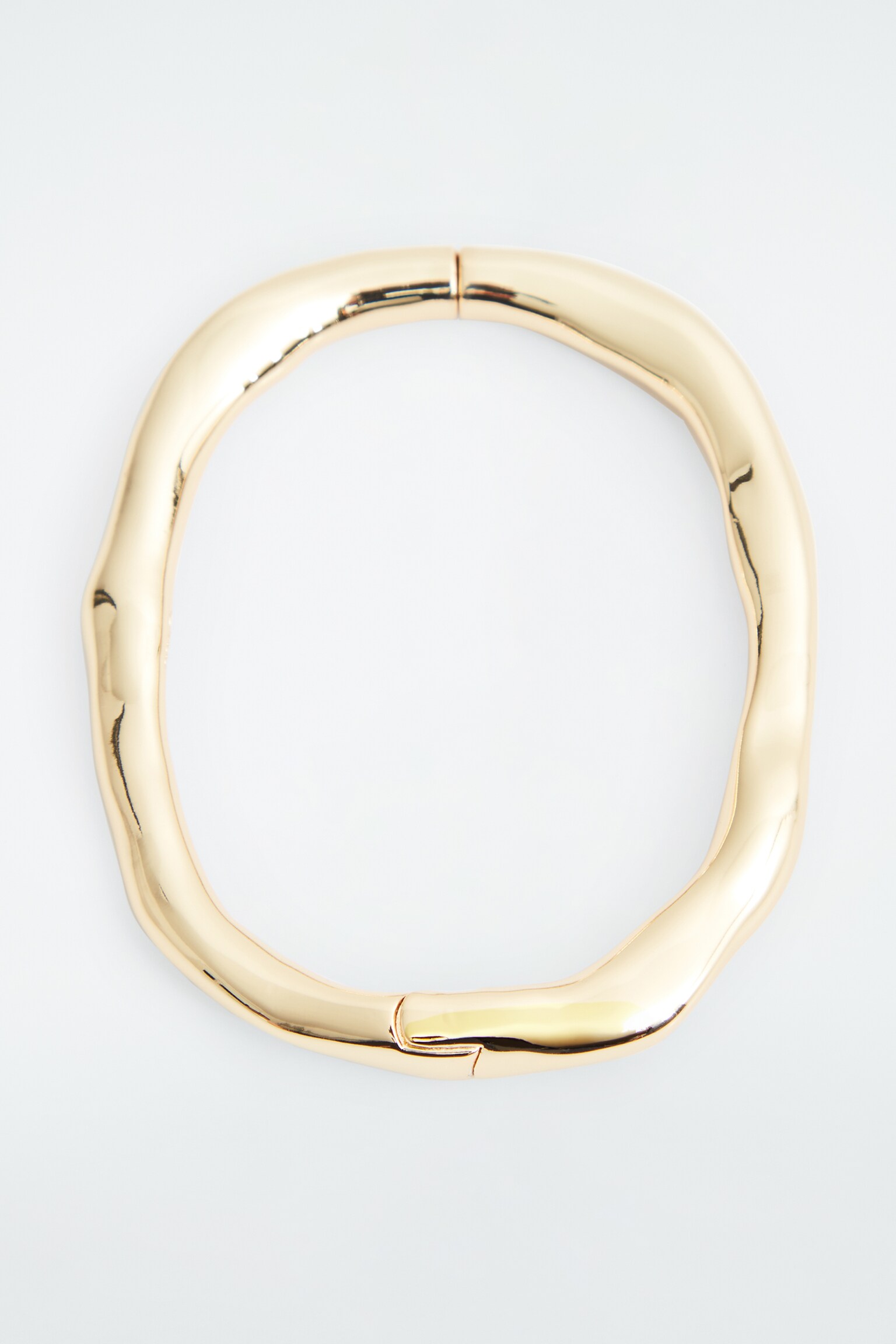 HAMMERED BANGLE - GOLD