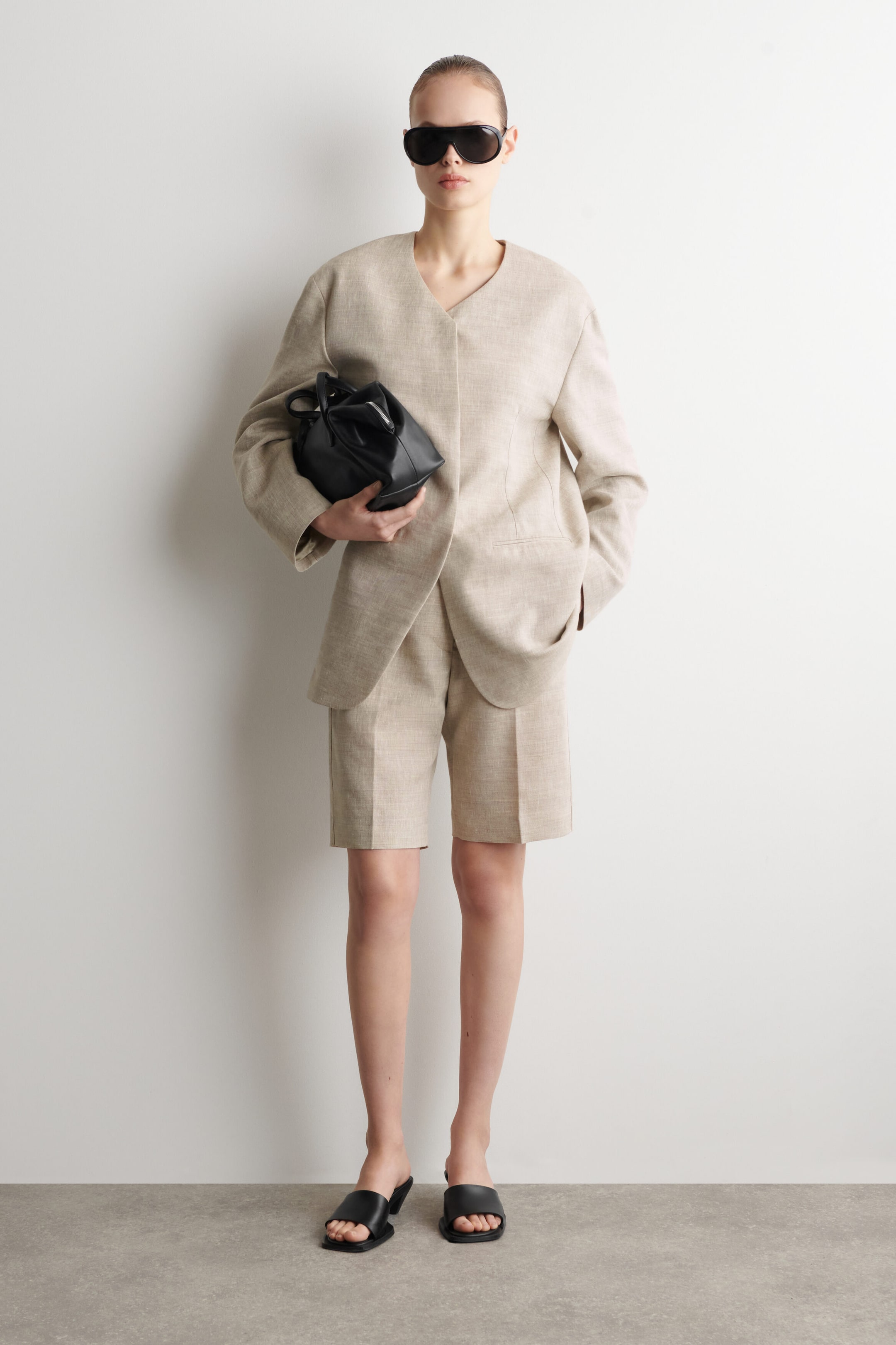 KRAGENLOSER STRUKTURIERTER WOLLBLAZER