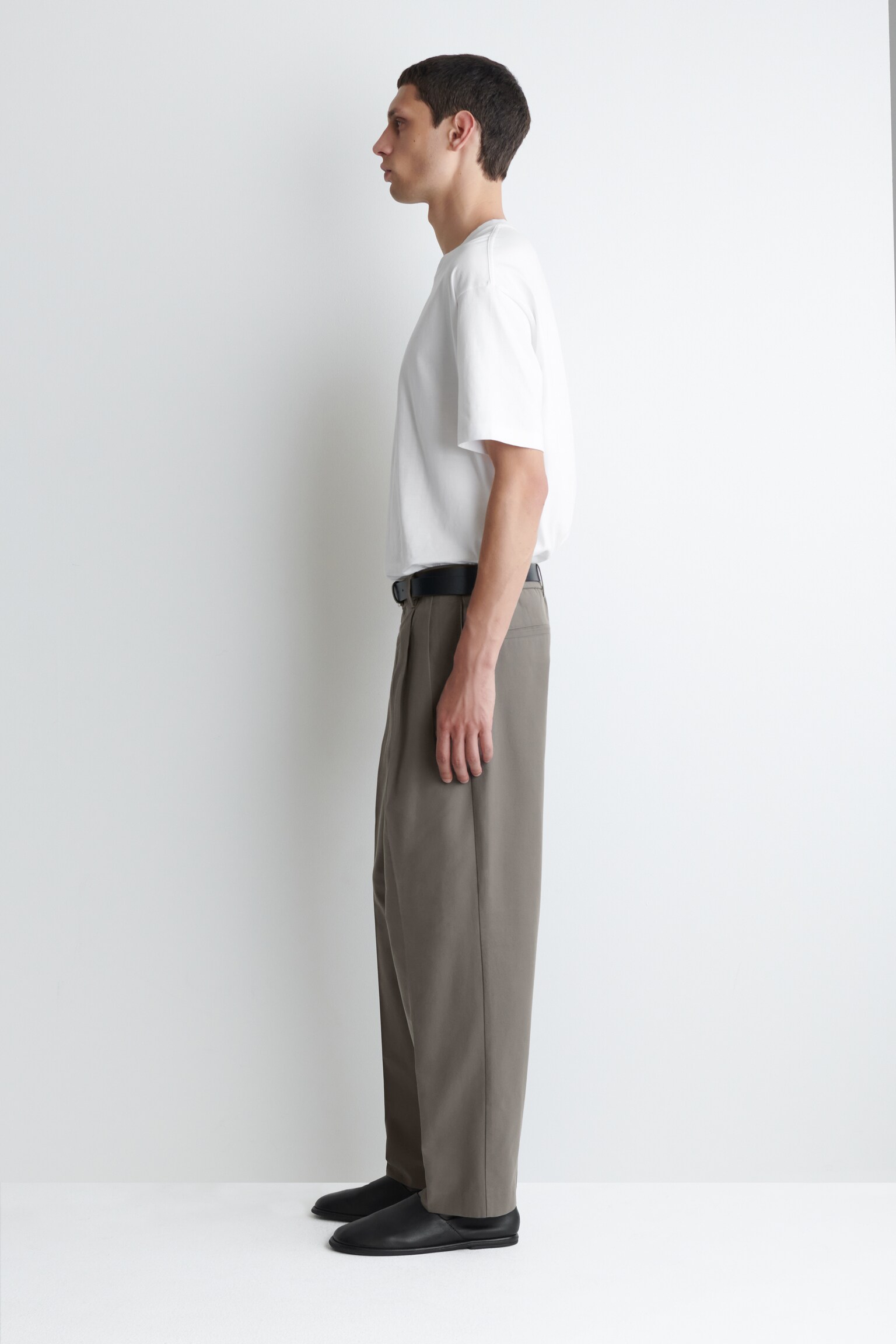 PANTALON À PLIS DROIT EN SERGÉ DE COTON - TAUPE FONCÉ/TAUPE/NOIR - 8