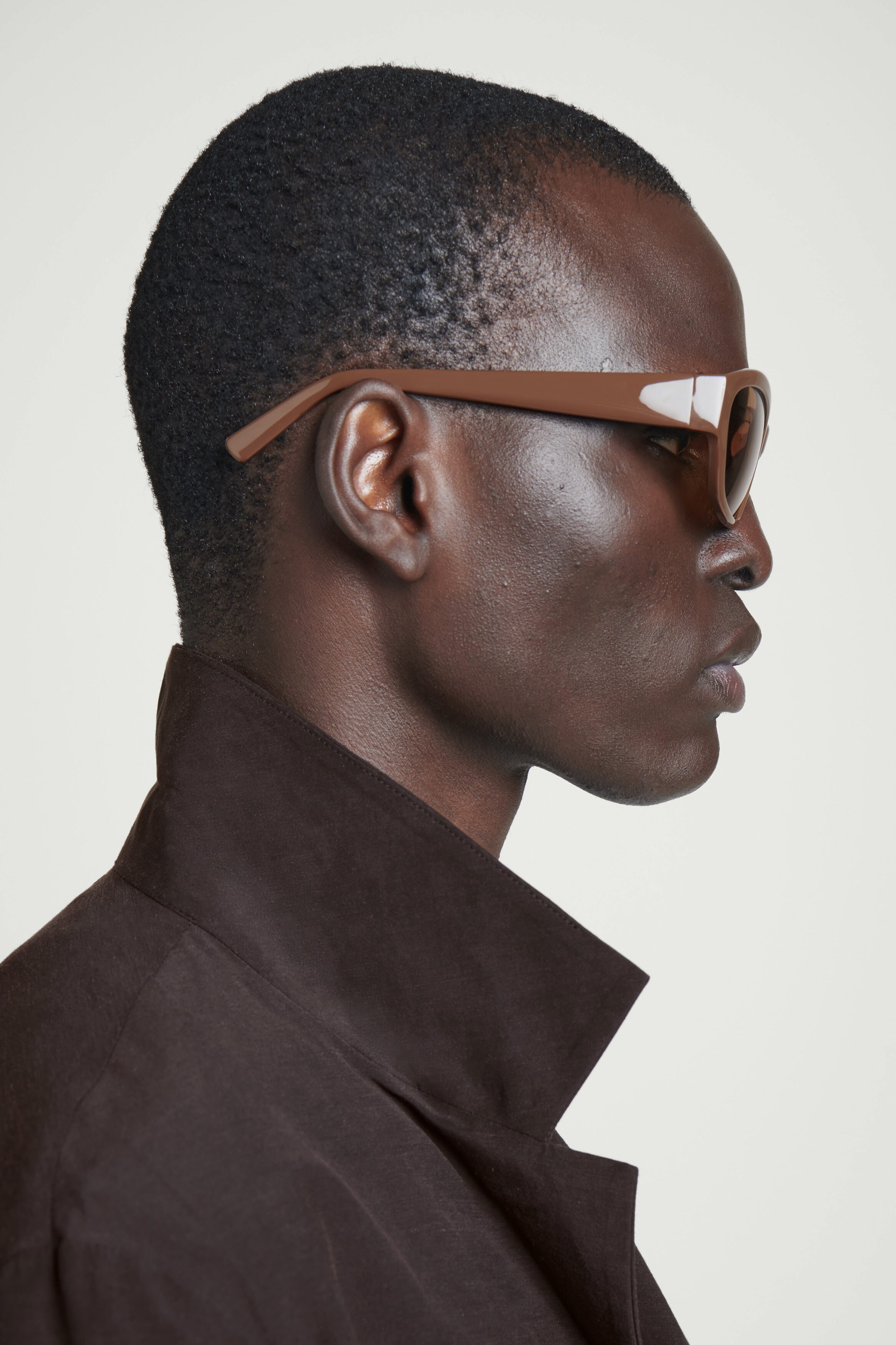SPORTY SUNGLASSES - BROWN | COS