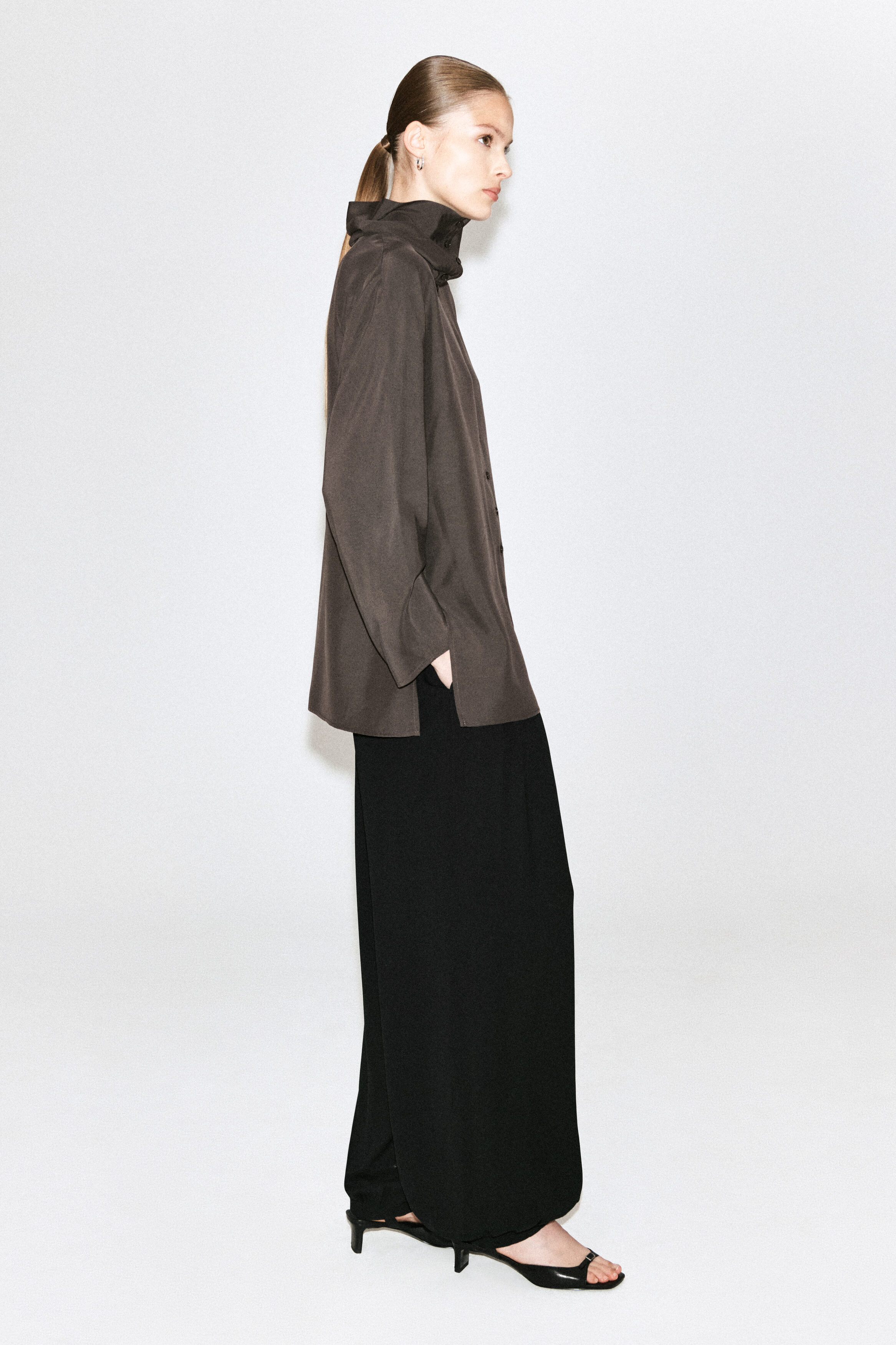 FLUID MOCK-NECK BLOUSE - thumbnail 4