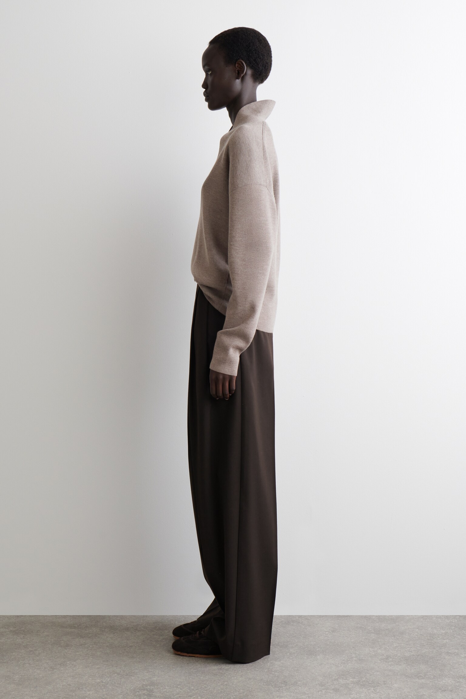 PULL À COL EN V DRAPÉ EN LAINE MÉRINOS - TAUPE CHINÉ/NOIR/BEIGE CHINÉ - 3