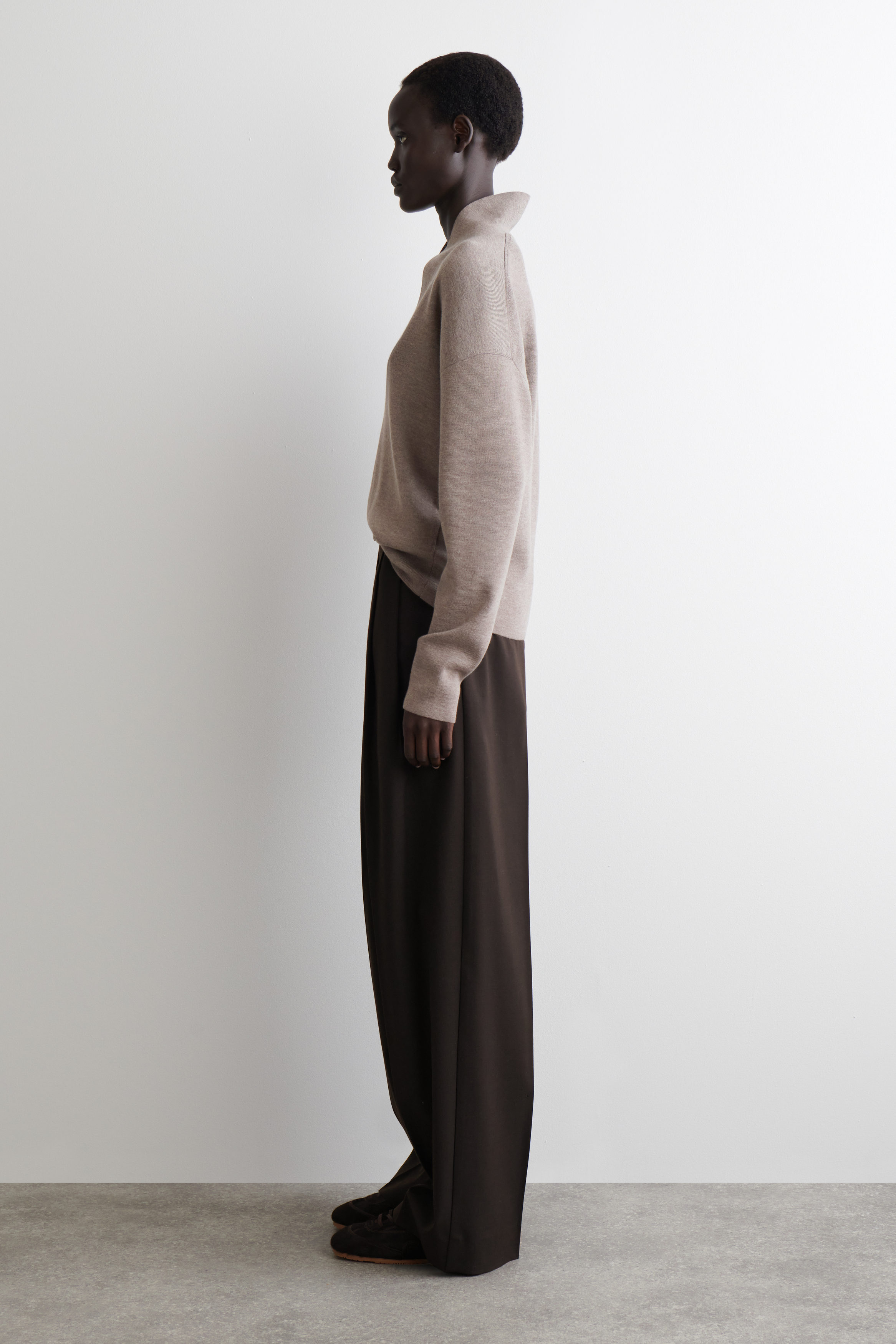 DRAPED MERINO WOOL V-NECK JUMPER - MOLE MÉLANGE | COS