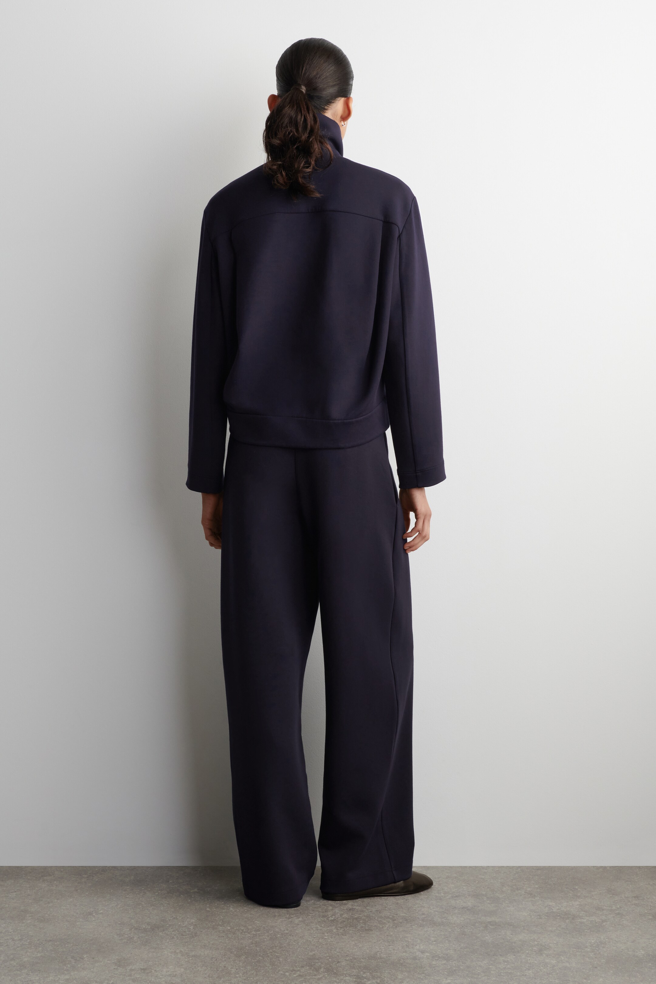 Visualizza immagine più grande: JOGGERS CON TAGLIO BARREL IN SCUBA - BLU NAVY - DONNA | H&M IT 2