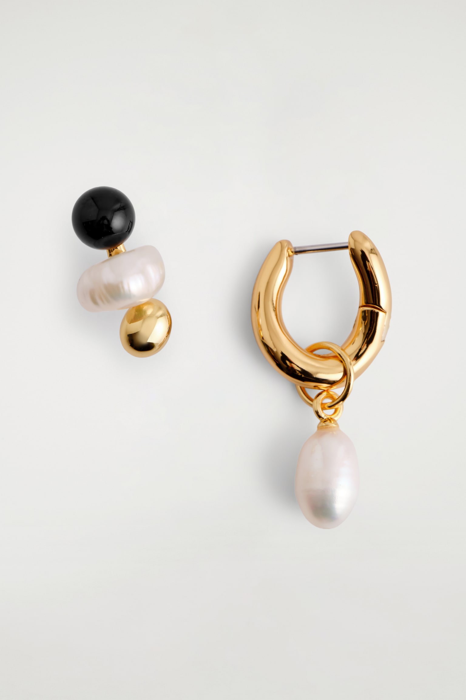 MISMATCHED FRESHWATER PEARL EARRINGS - GOLD / ONYX/SILVER - 2