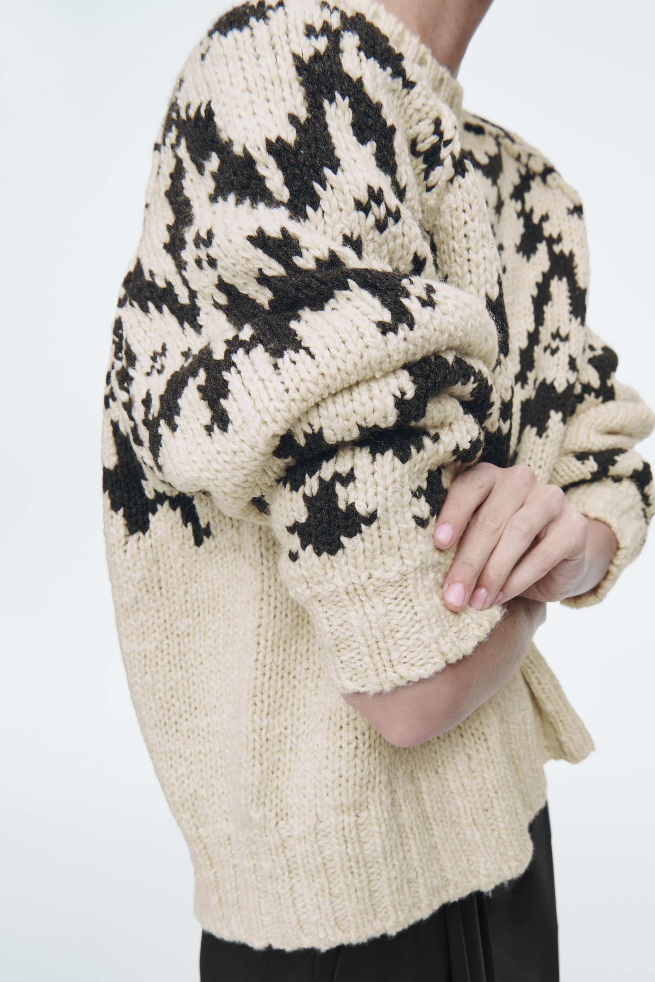 View larger image: FAIR-ISLE WOOL JUMPER - IVORY / BLACK - Ladies | H&M GB 6