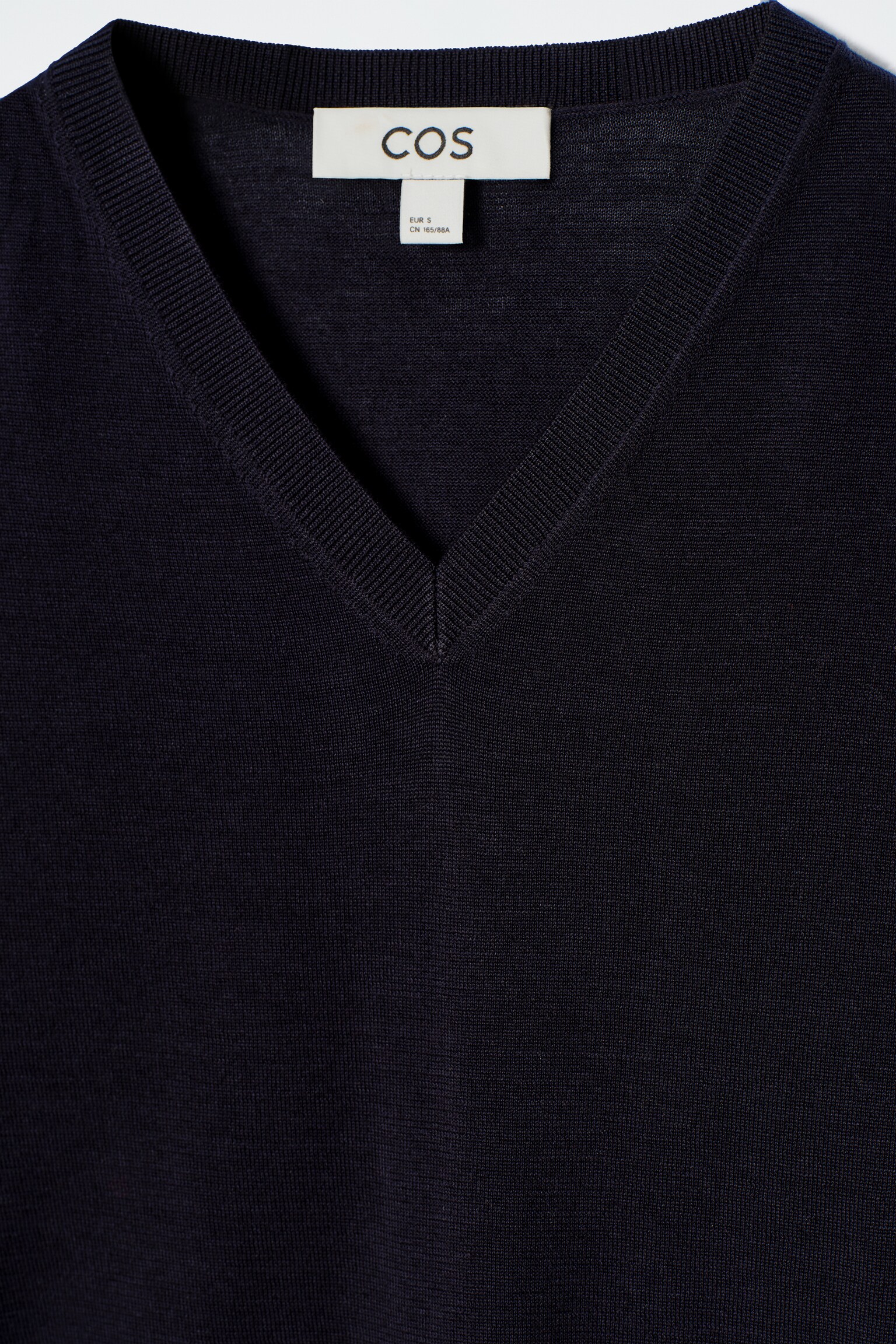 T-SHIRT COL EN V EN MAILLE DE COTON - BLEU MARINE/OCRE - 5