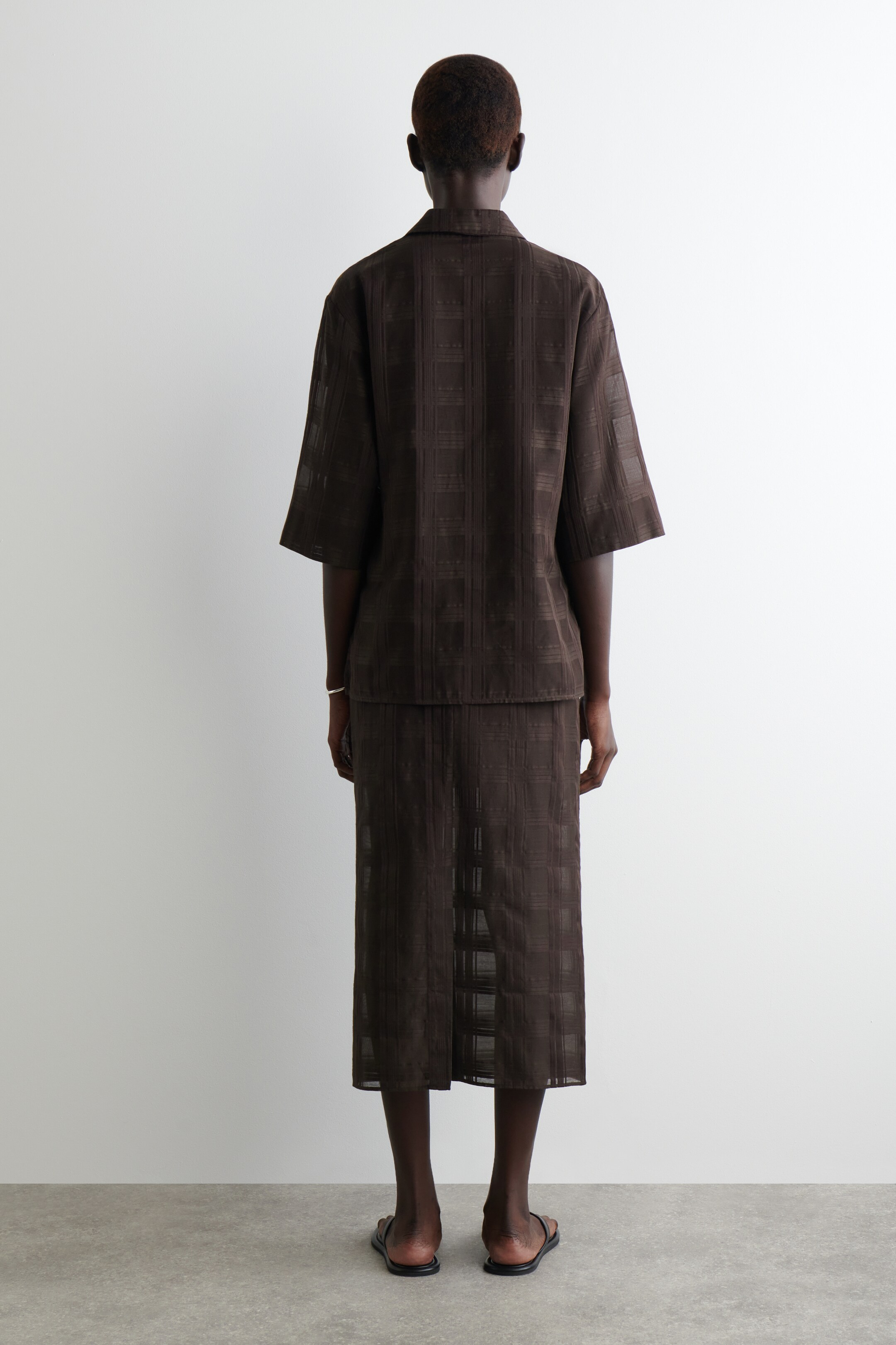 Visualizza immagine più grande: GONNA MIDI TRASPARENTE A QUADRI - MARRONE SCURO - DONNA | H&M IT 3