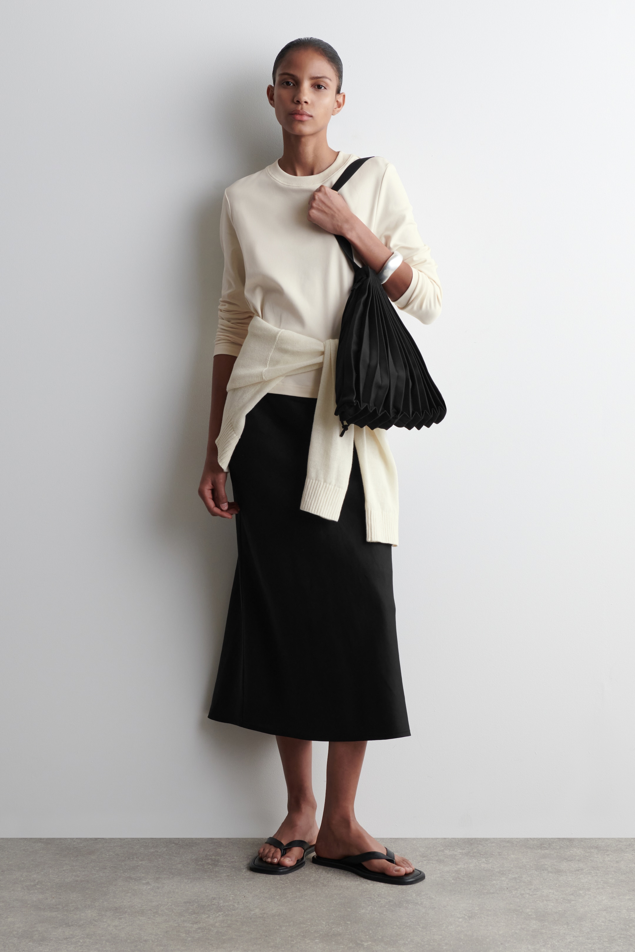 View larger image: ACCORDION TOTE BAG - CANVAS - BLACK - Ladies | H&M GB 2